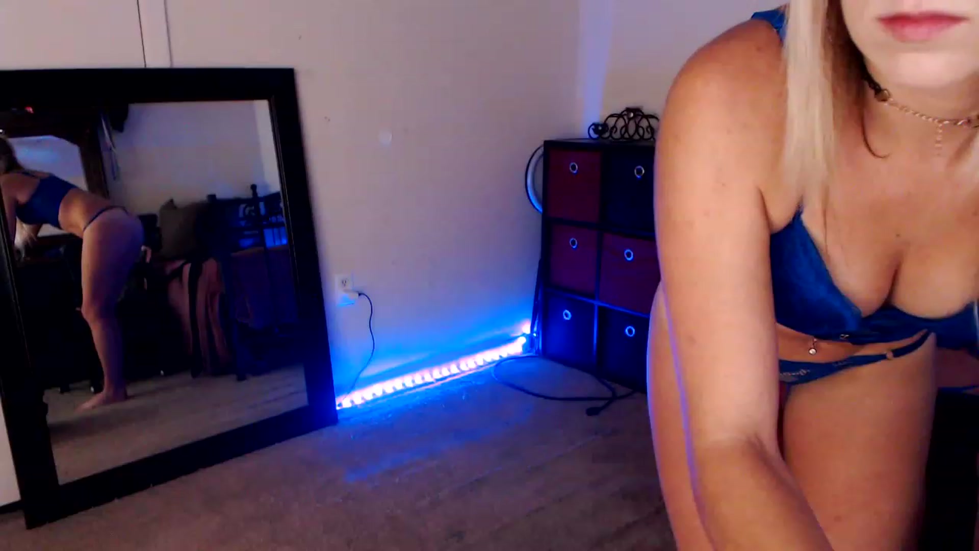 Gallery image thumbnail from SouthernSkye's myfreecams stream on, 08/20/2023, 06:21 image 18 of 20
