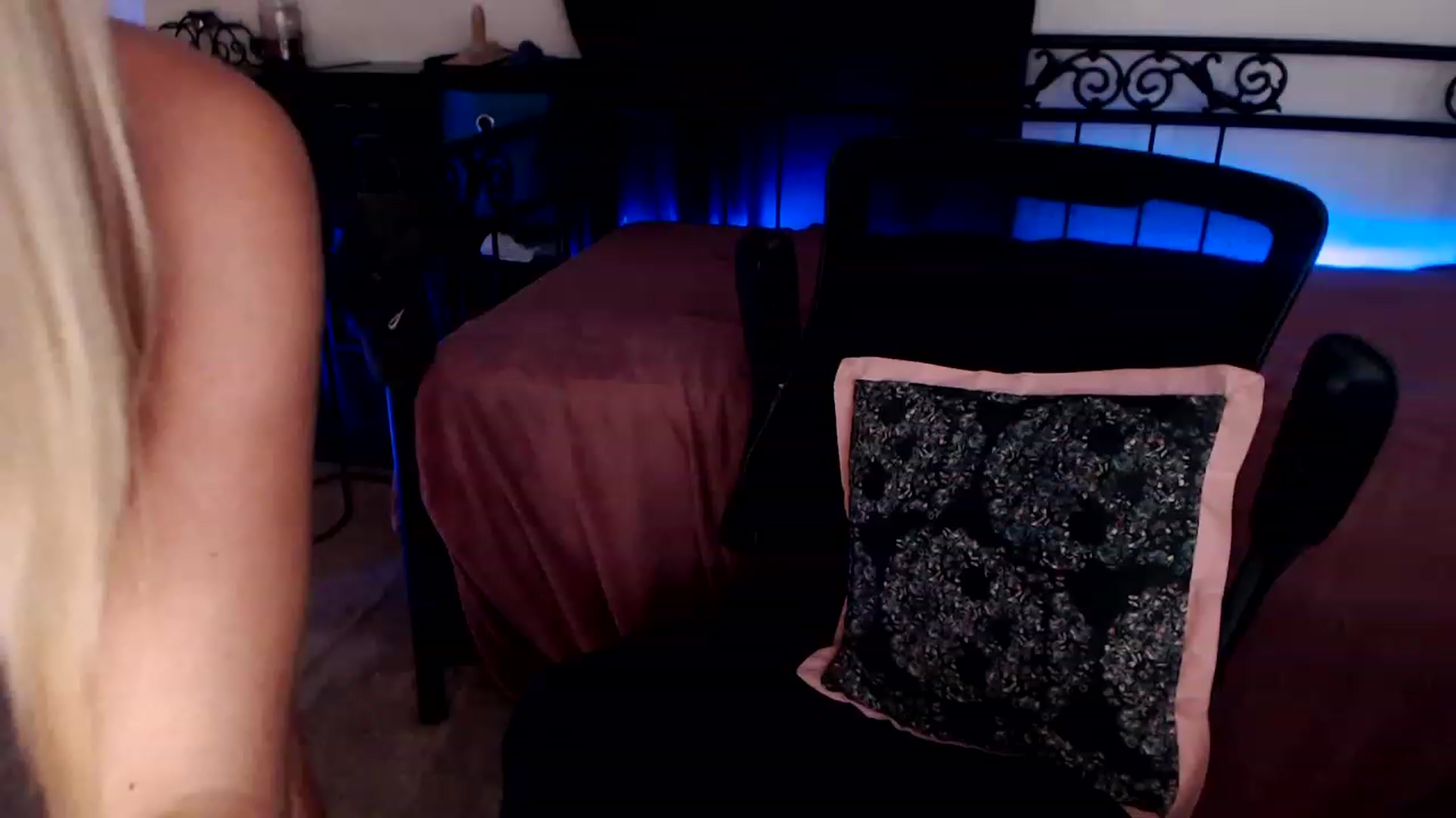 Gallery image thumbnail from SouthernSkye's myfreecams stream on, 08/25/2023, 05:35 image 16 of 20