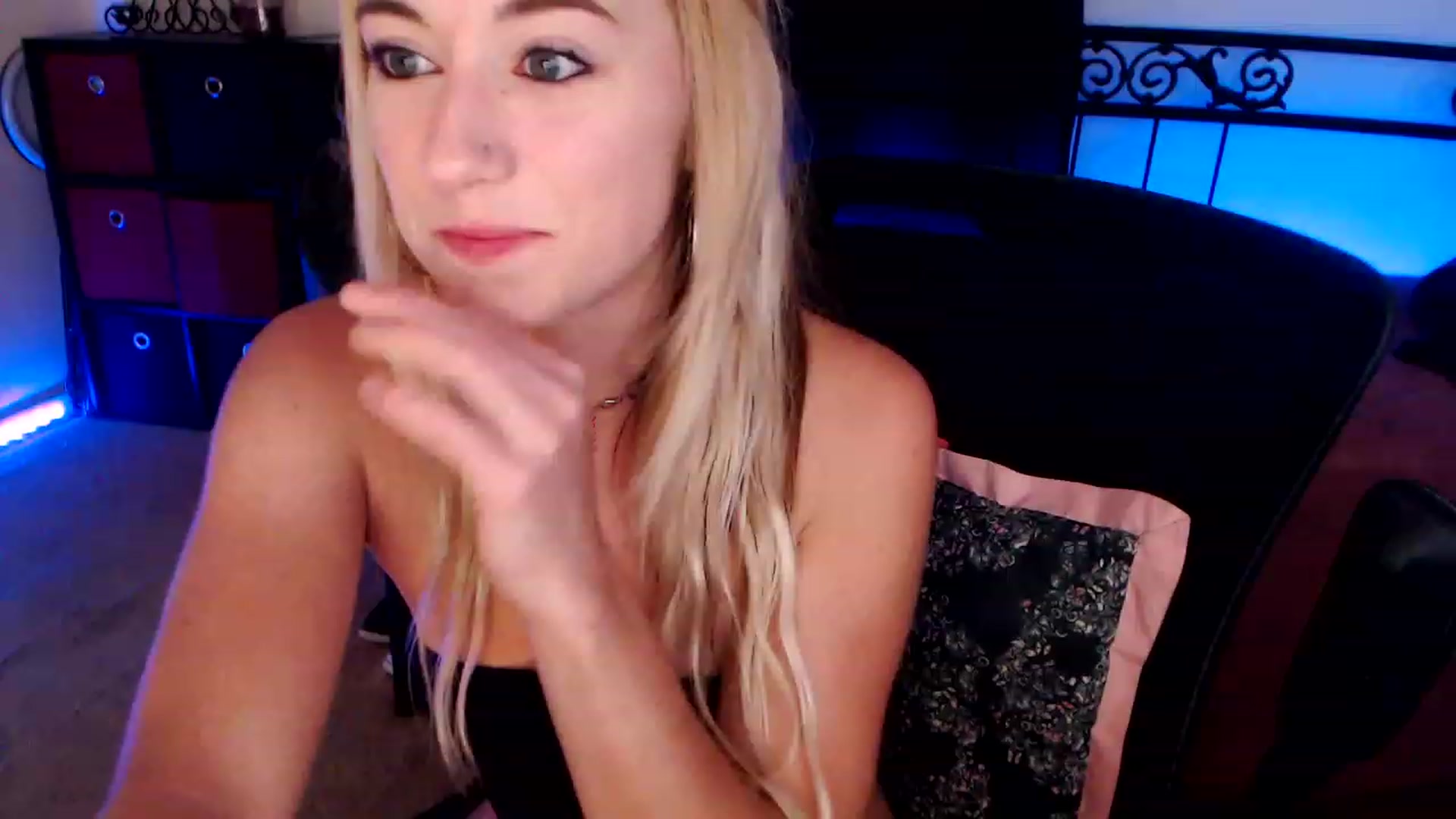 Gallery image thumbnail from SouthernSkye's myfreecams stream on, 09/16/2023, 07:01 image 18 of 20