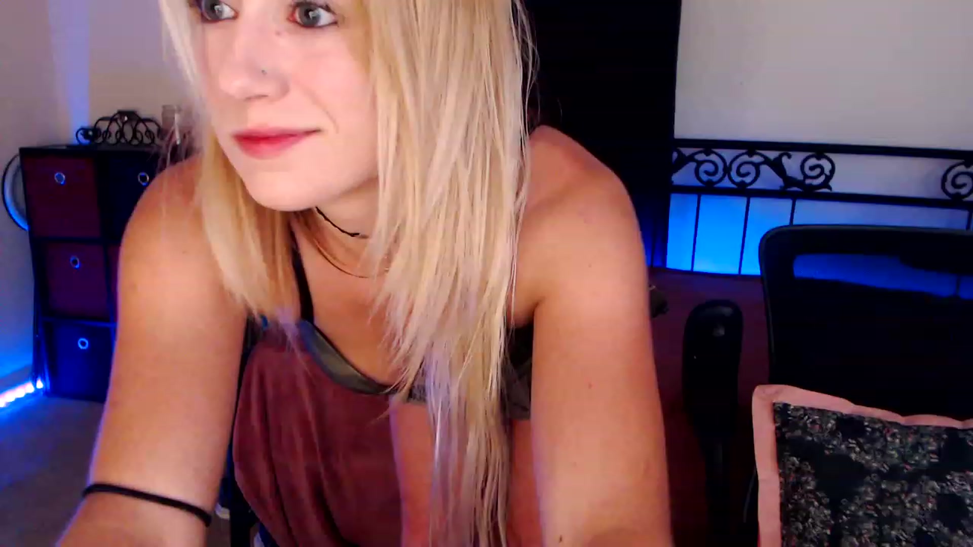 Gallery image thumbnail from SouthernSkye's myfreecams stream on, 10/05/2023, 06:08 image 16 of 20