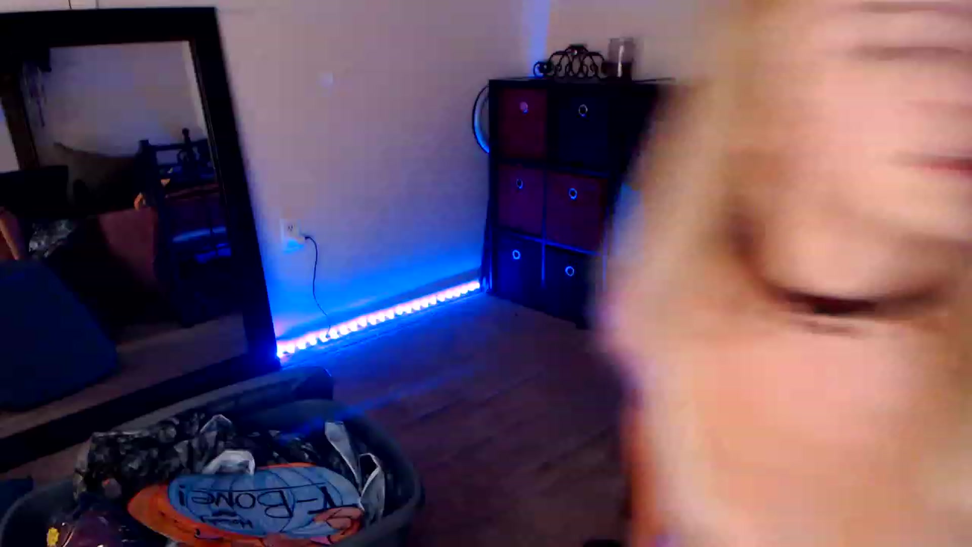 Gallery image thumbnail from SouthernSkye's myfreecams stream on, 10/07/2023, 08:18 image 7 of 20