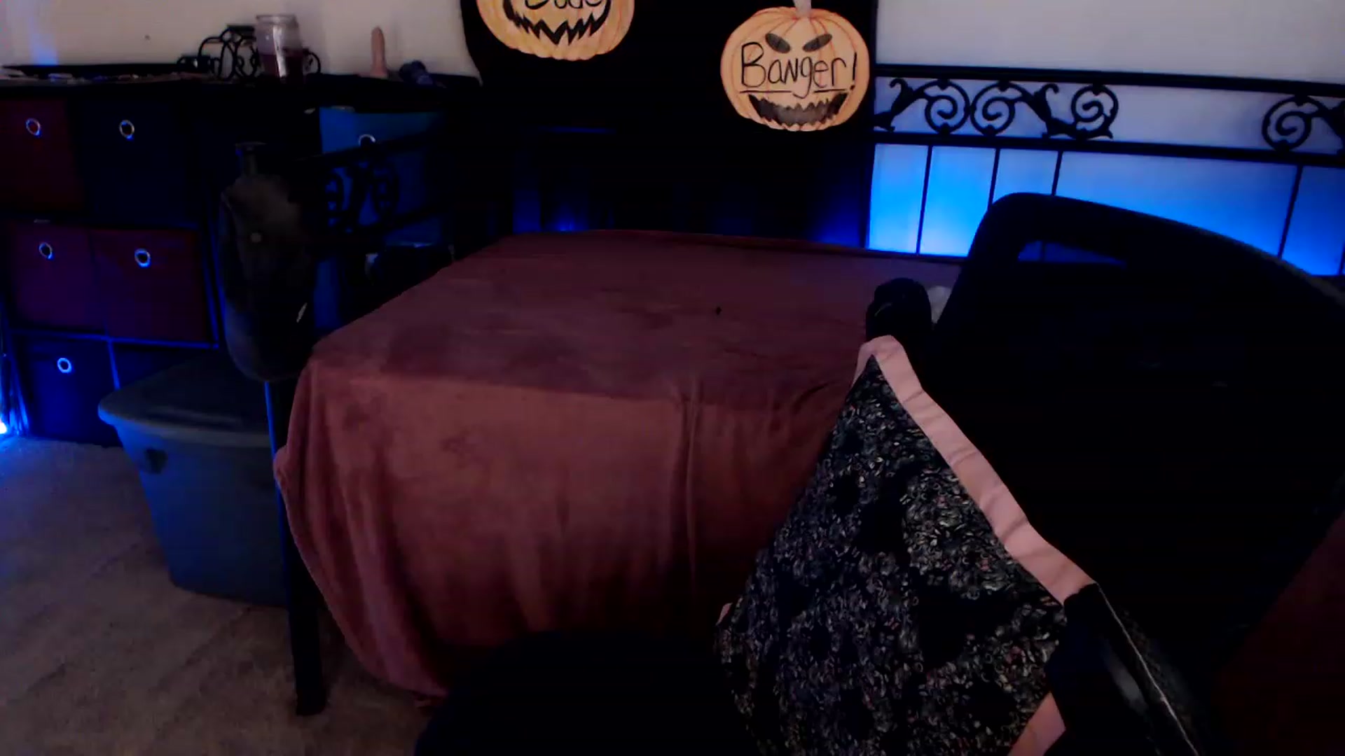 Gallery image thumbnail from SouthernSkye's myfreecams stream on, 10/08/2023, 06:40 image 10 of 20