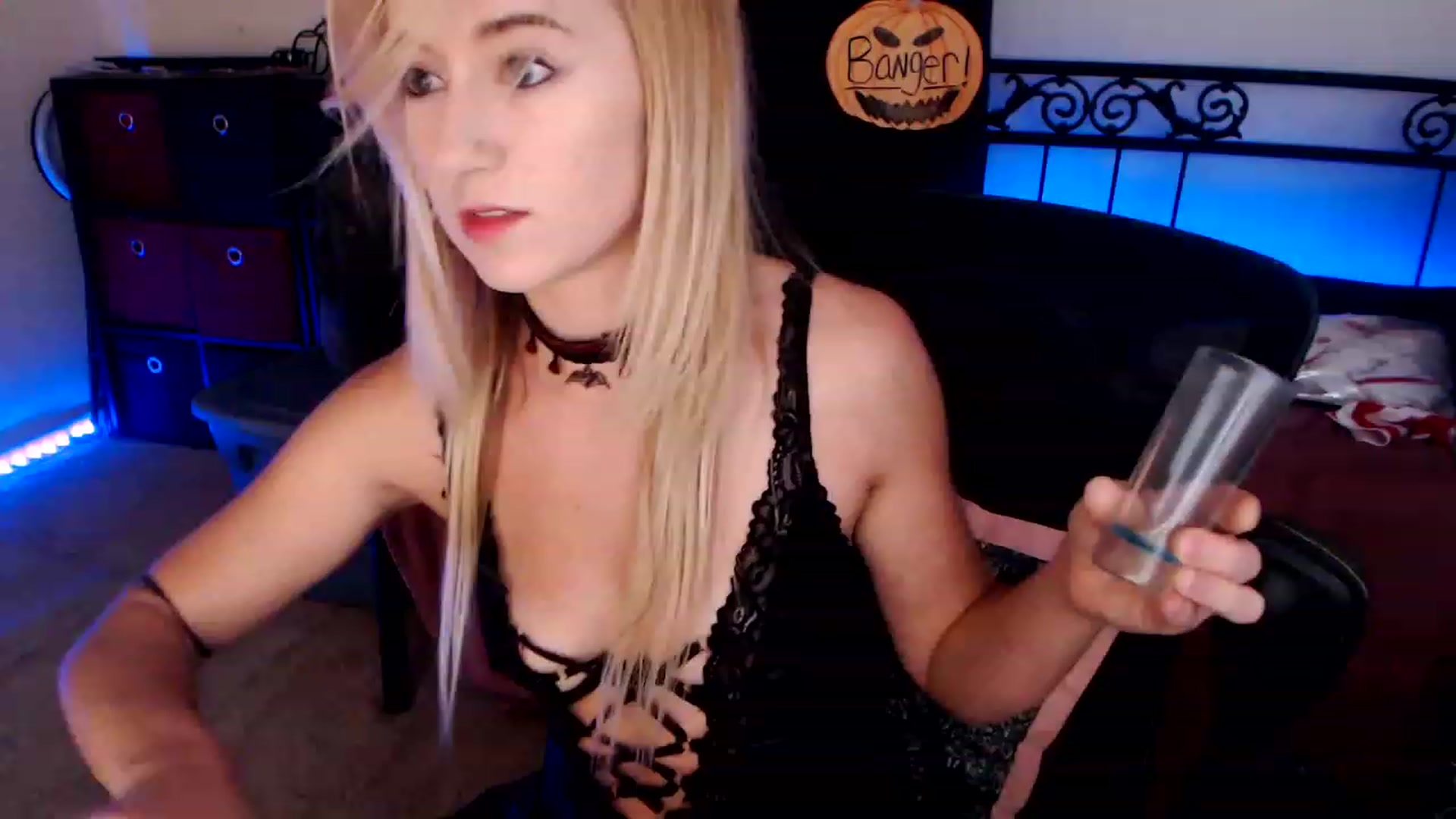 Gallery image thumbnail from SouthernSkye's myfreecams stream on, 10/08/2023, 06:40 image 18 of 20