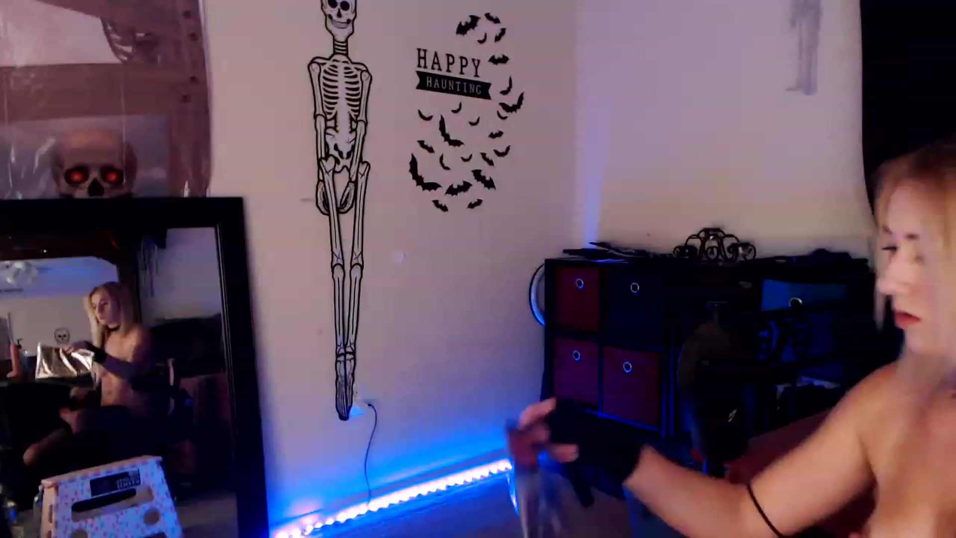 Gallery image thumbnail from SouthernSkye's myfreecams stream on, 10/14/2023, 08:57 image 1 of 20