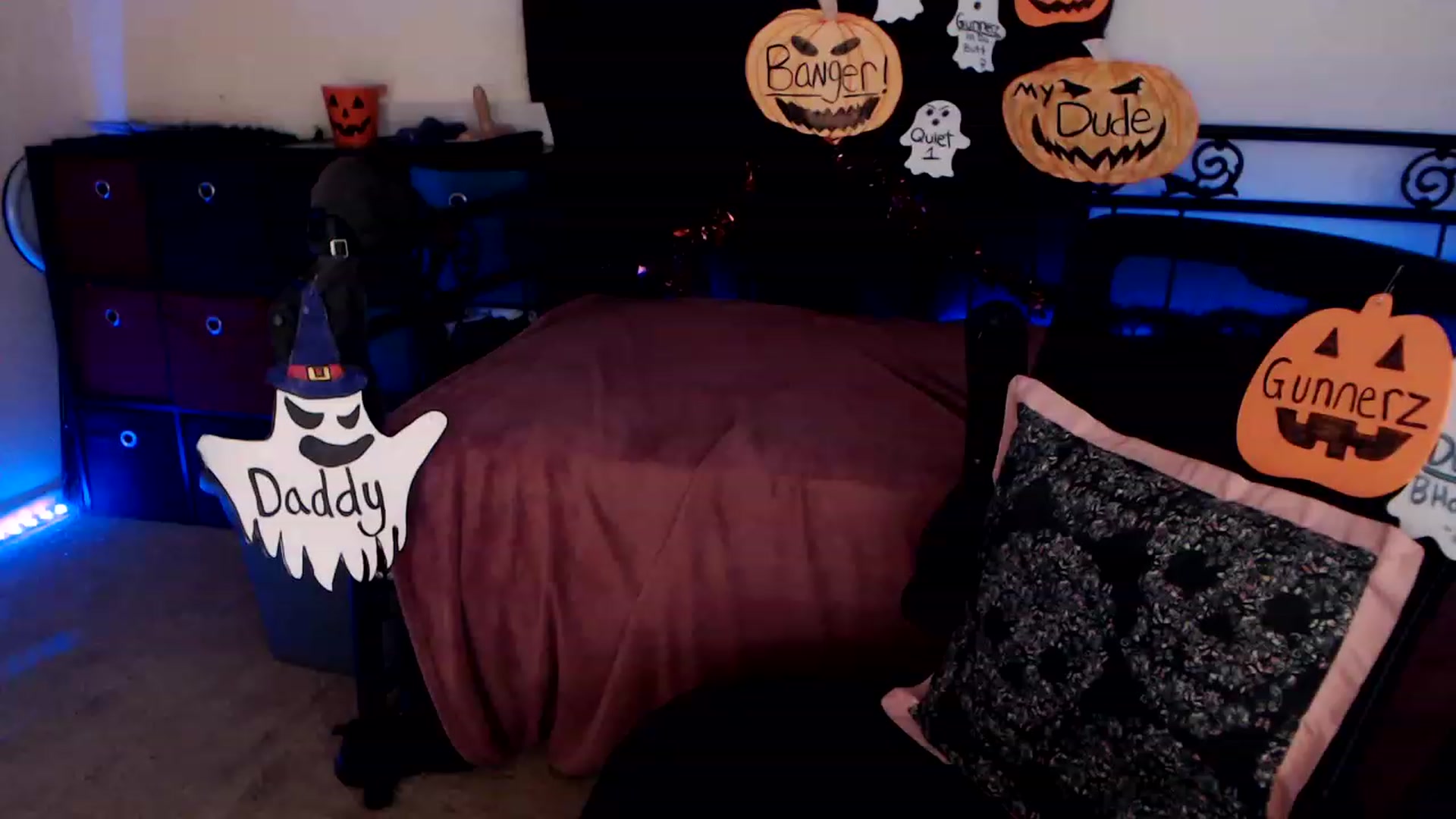 Gallery image thumbnail from SouthernSkye's myfreecams stream on, 10/19/2023, 06:38 image 17 of 20