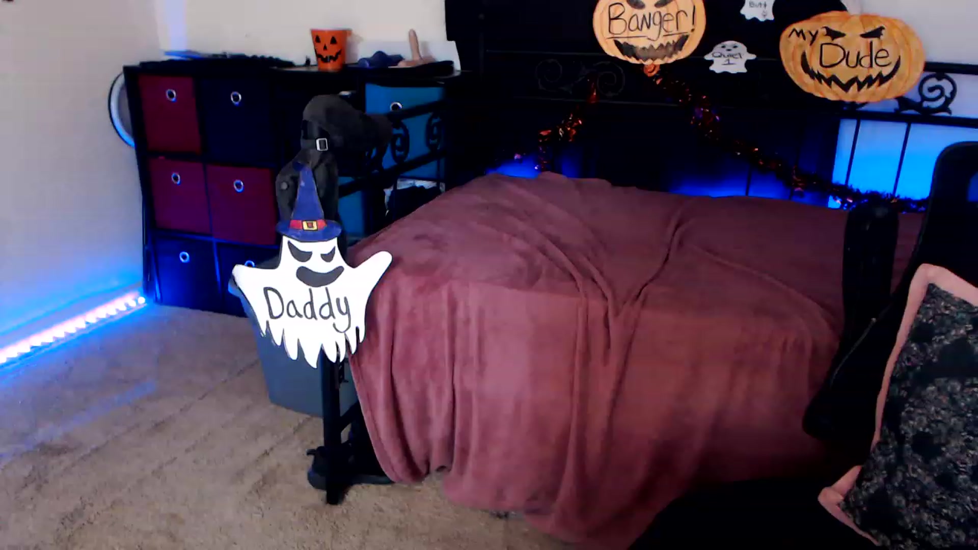 Gallery image thumbnail from SouthernSkye's myfreecams stream on, 10/19/2023, 07:13 image 6 of 20