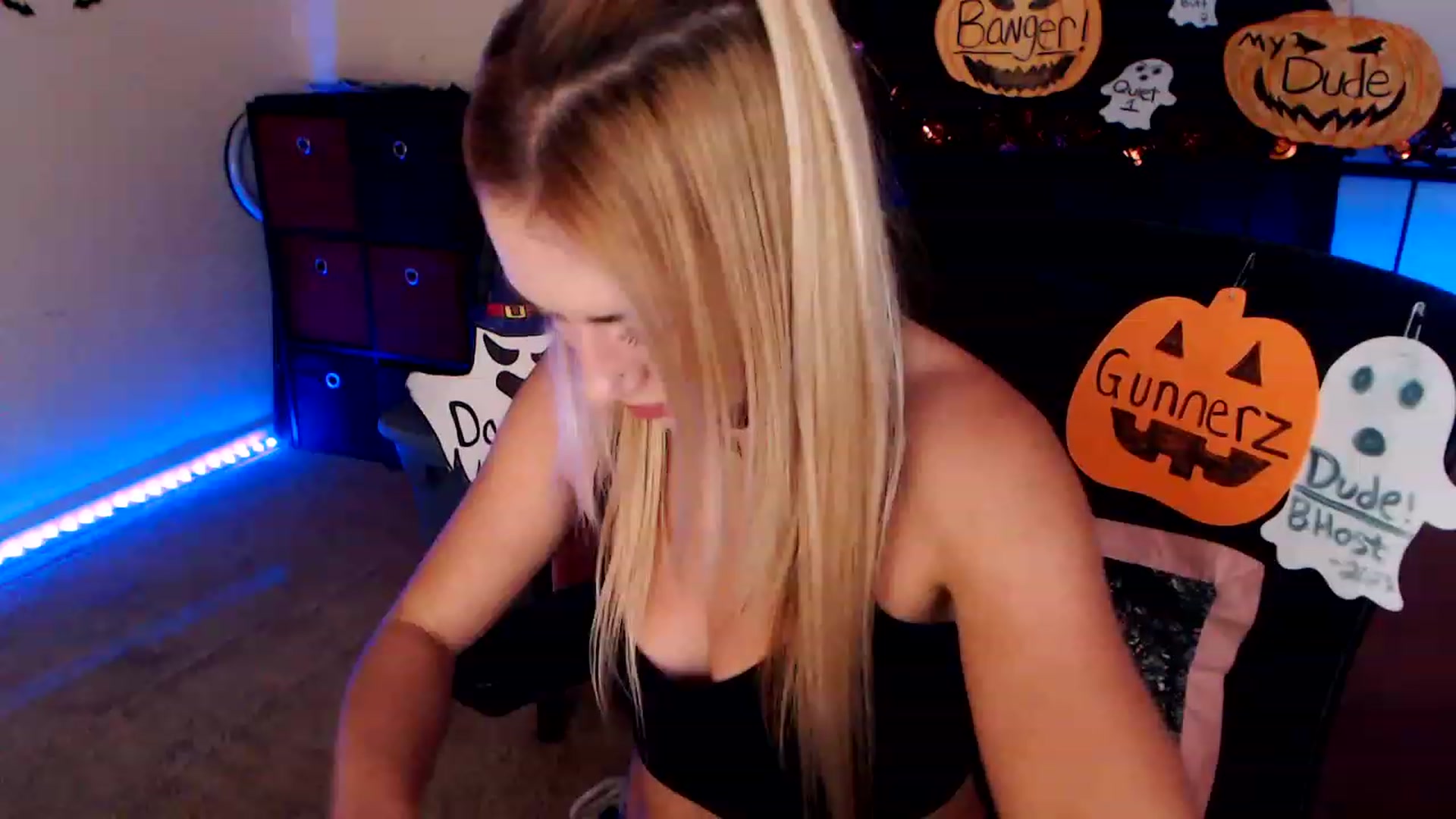 Gallery image thumbnail from SouthernSkye's myfreecams stream on, 10/21/2023, 07:53 image 6 of 20