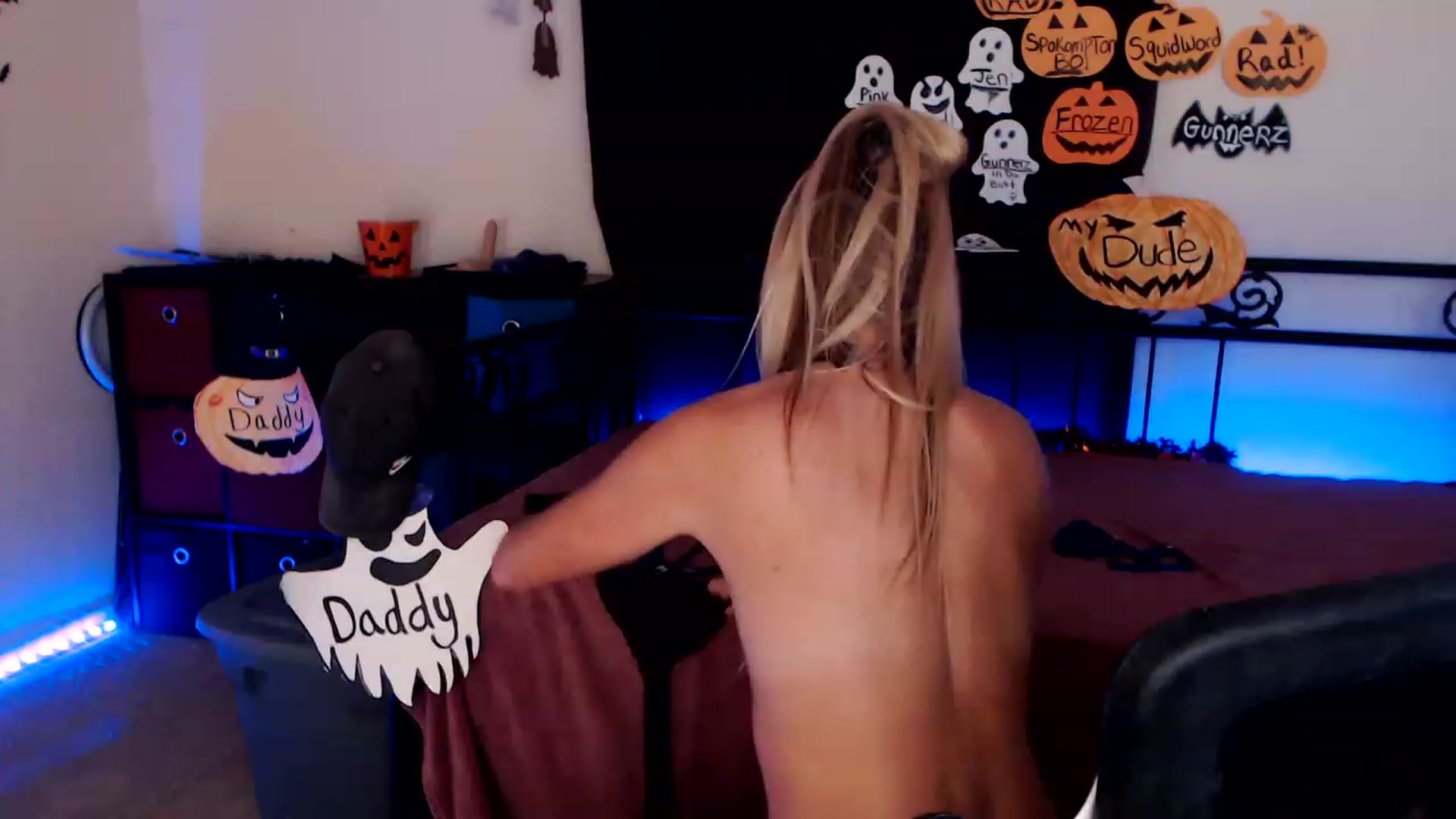 Gallery image thumbnail from SouthernSkye's myfreecams stream on, 10/24/2023, 05:34 image 10 of 20