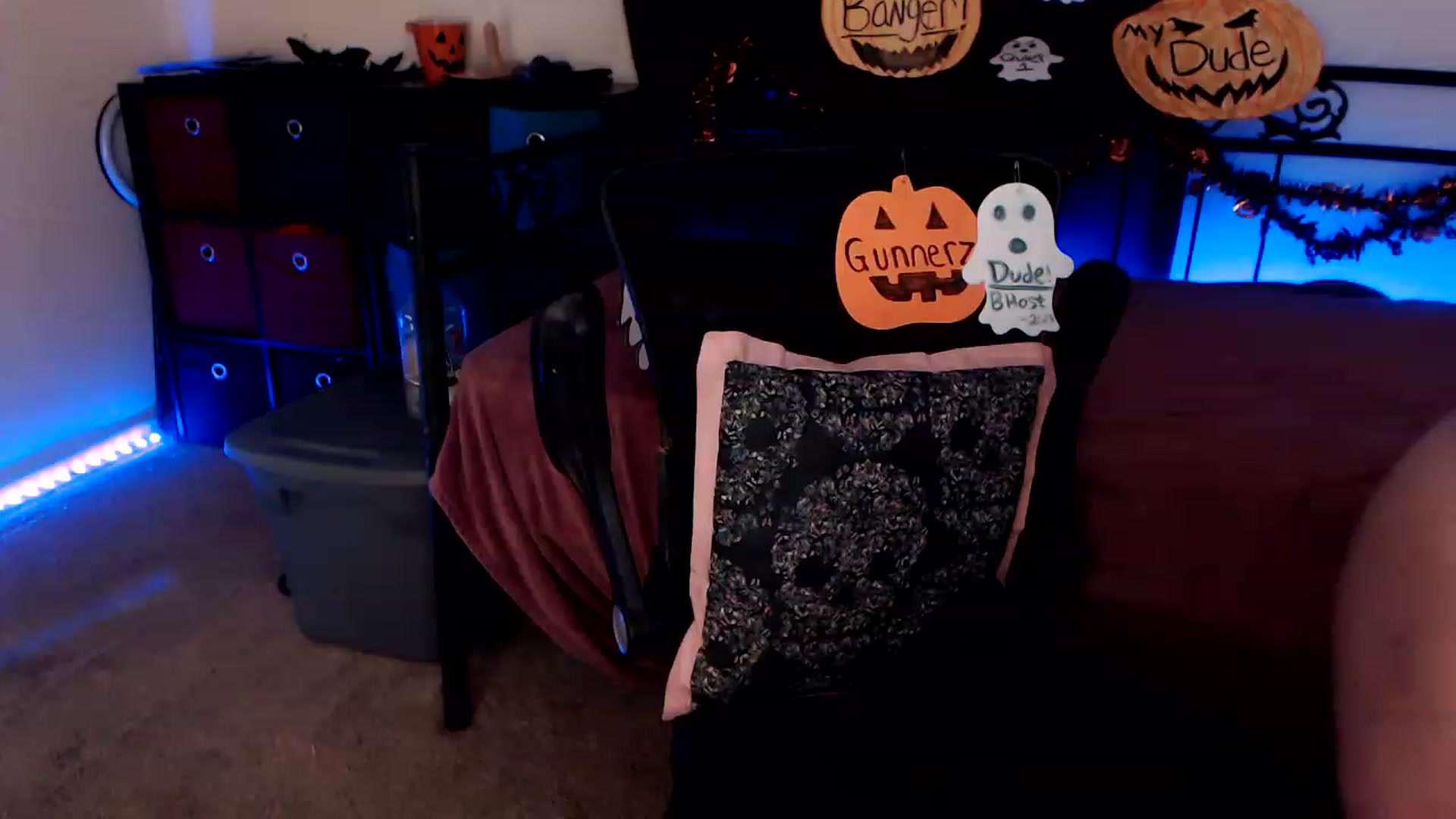 Gallery image thumbnail from SouthernSkye's myfreecams stream on, 10/25/2023, 05:56 image 17 of 20