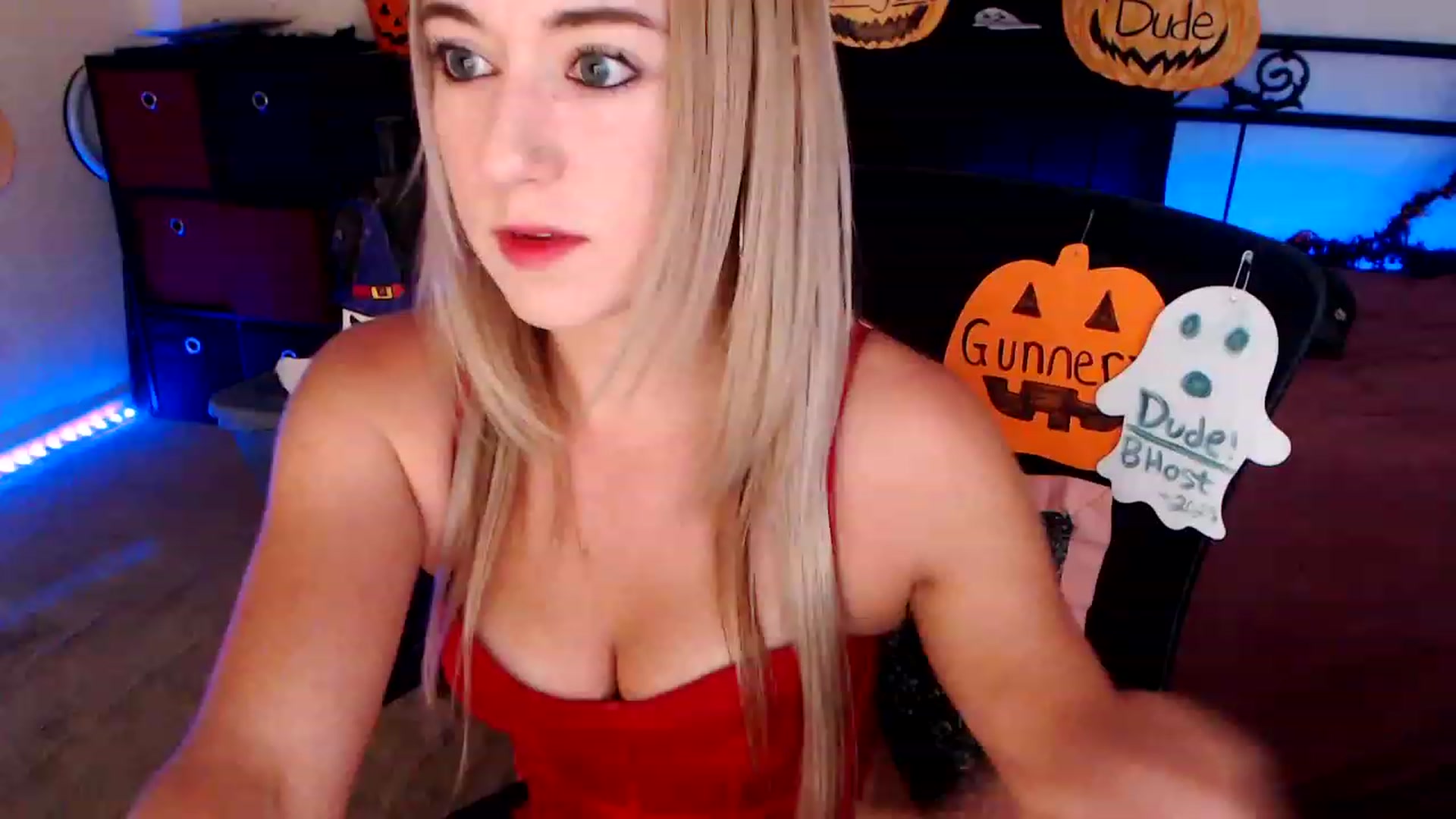Gallery image thumbnail from SouthernSkye's myfreecams stream on, 10/27/2023, 04:51 image 9 of 20