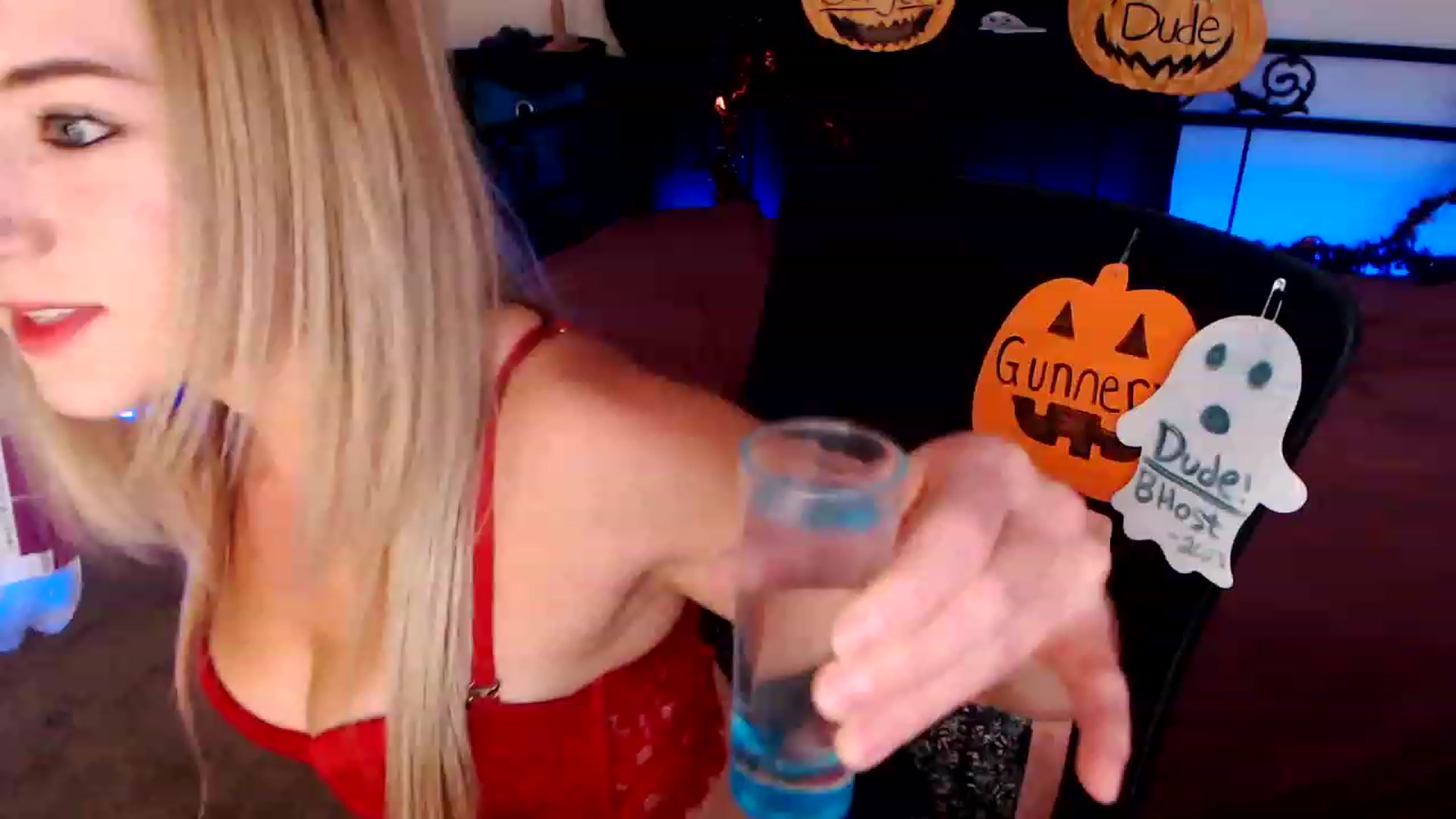 Gallery image thumbnail from SouthernSkye's myfreecams stream on, 10/27/2023, 04:51 image 10 of 20