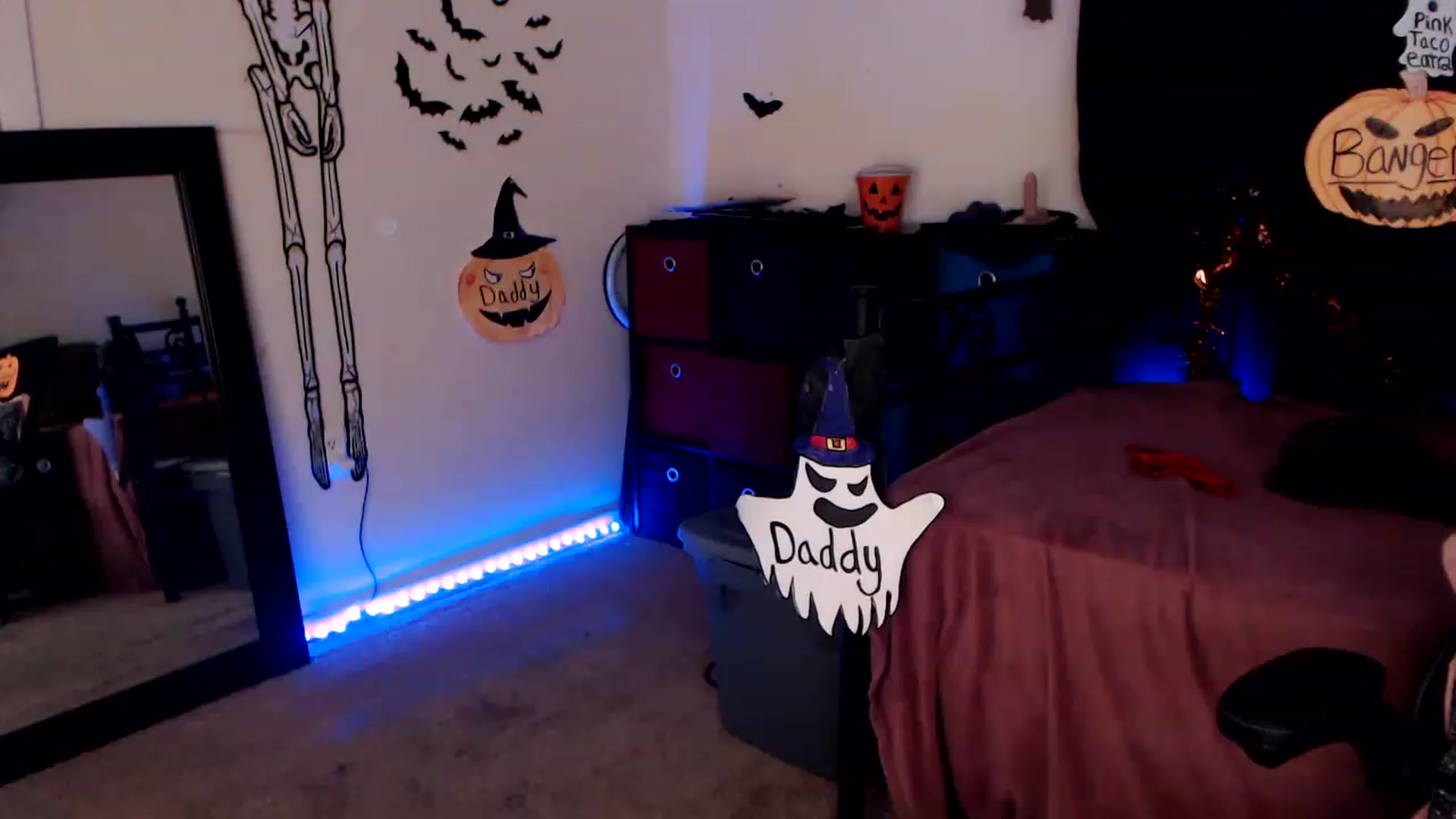 Gallery image thumbnail from SouthernSkye's myfreecams stream on, 10/27/2023, 04:51 image 7 of 20