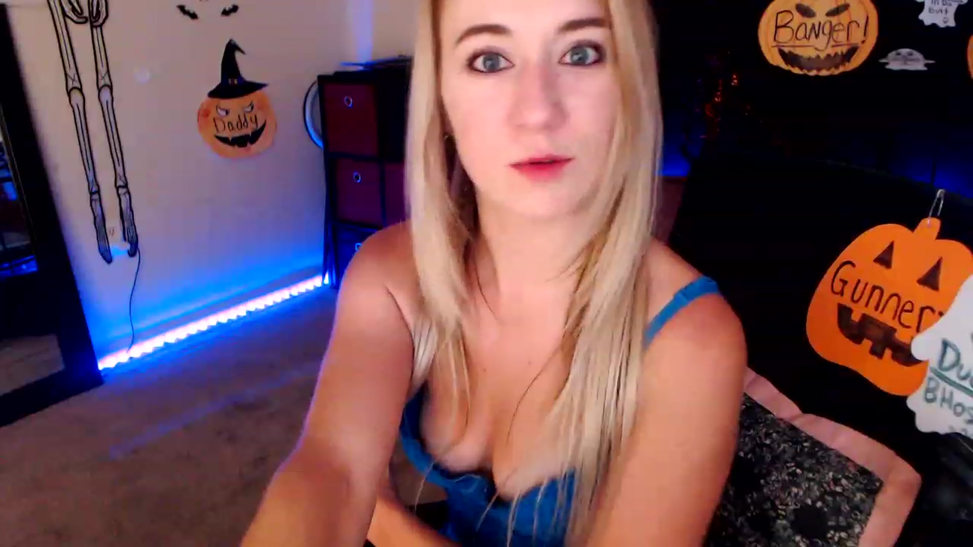 Gallery image thumbnail from SouthernSkye's myfreecams stream on, 10/29/2023, 06:47 image 7 of 20