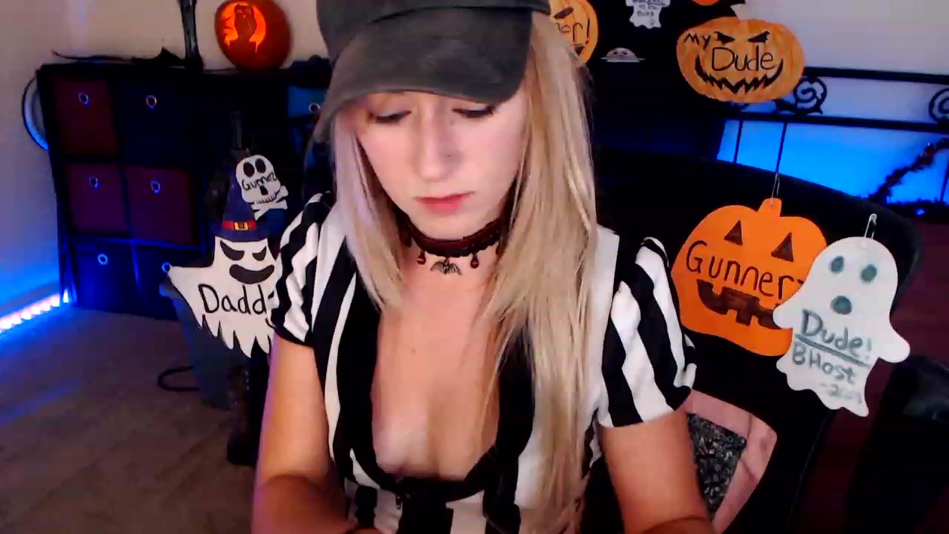 Gallery image thumbnail from SouthernSkye's myfreecams stream on, 10/30/2023, 05:52 image 14 of 20