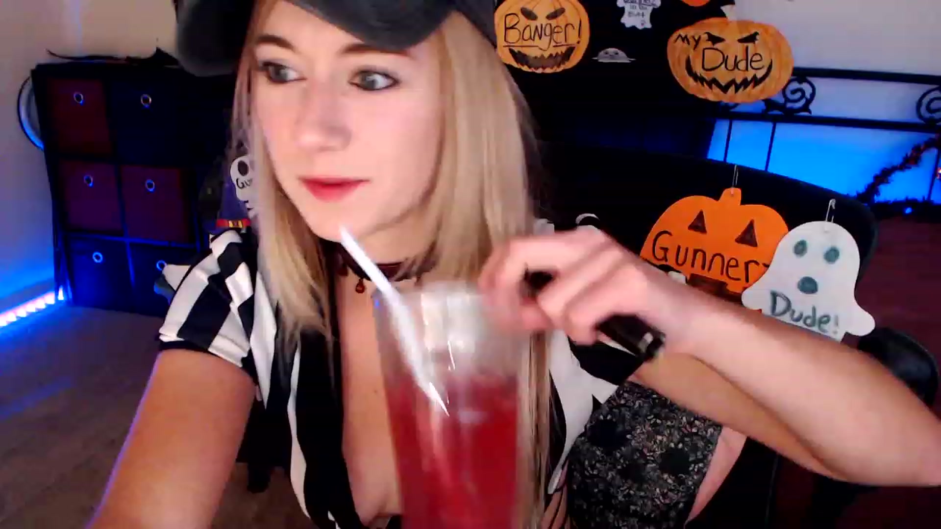 Gallery image thumbnail from SouthernSkye's myfreecams stream on, 10/30/2023, 05:52 image 16 of 20