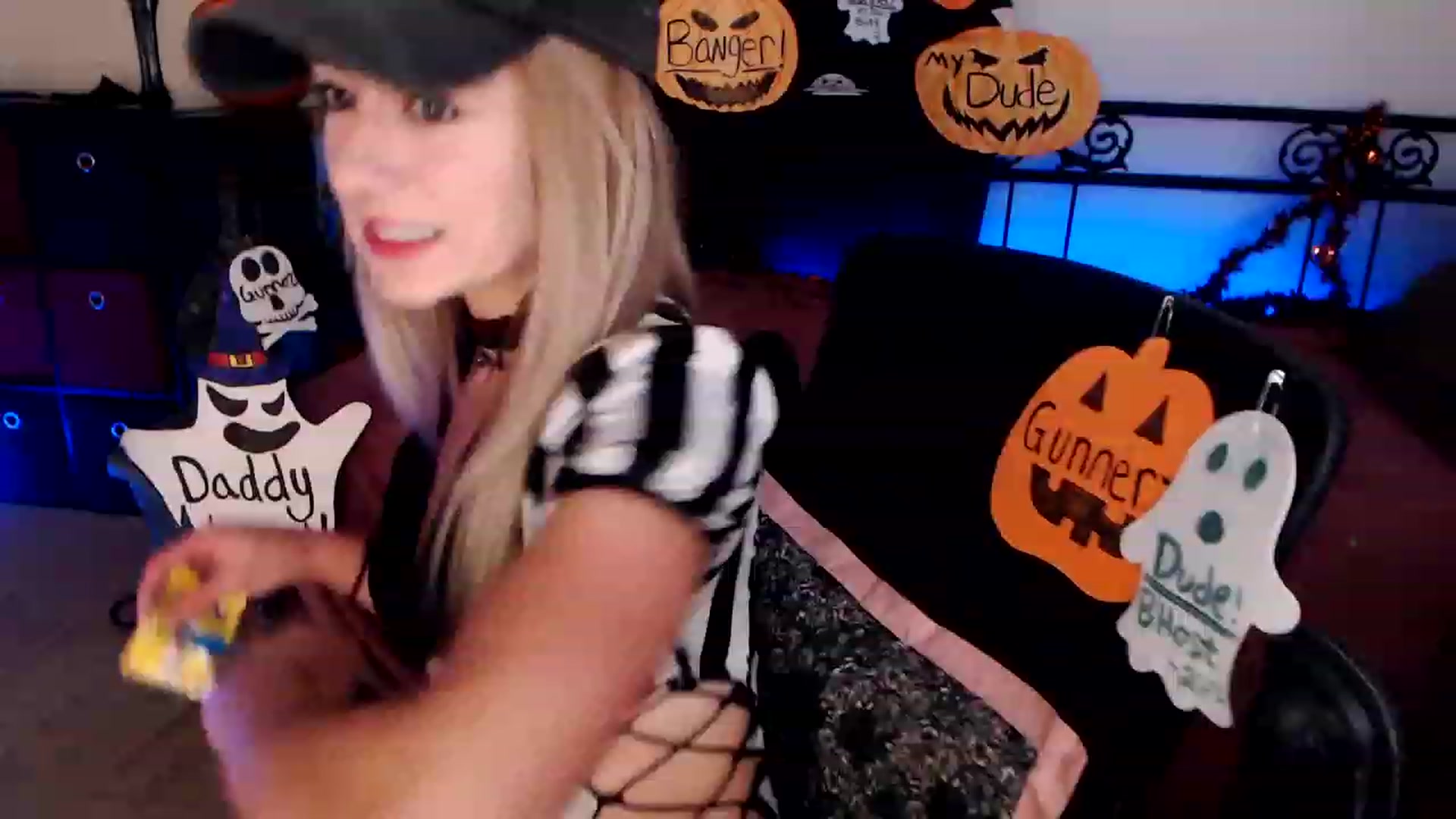 Gallery image thumbnail from SouthernSkye's myfreecams stream on, 10/30/2023, 05:52 image 9 of 20