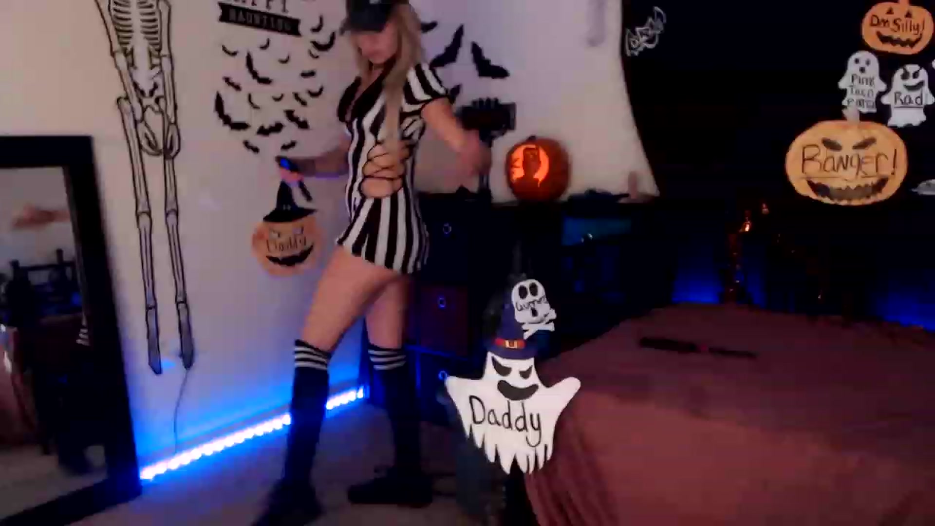 Gallery image thumbnail from SouthernSkye's myfreecams stream on, 10/30/2023, 05:52 image 18 of 20