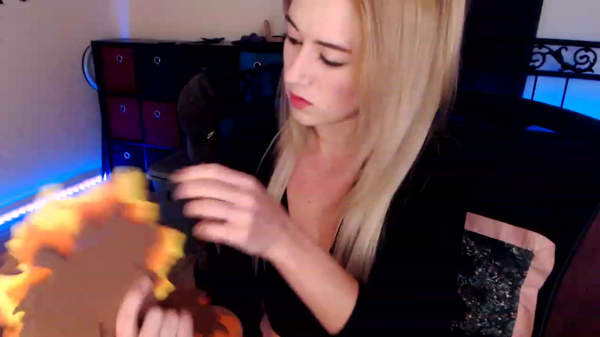Gallery image thumbnail from SouthernSkye's myfreecams stream on, 11/03/2023, 04:53 image 1 of 20