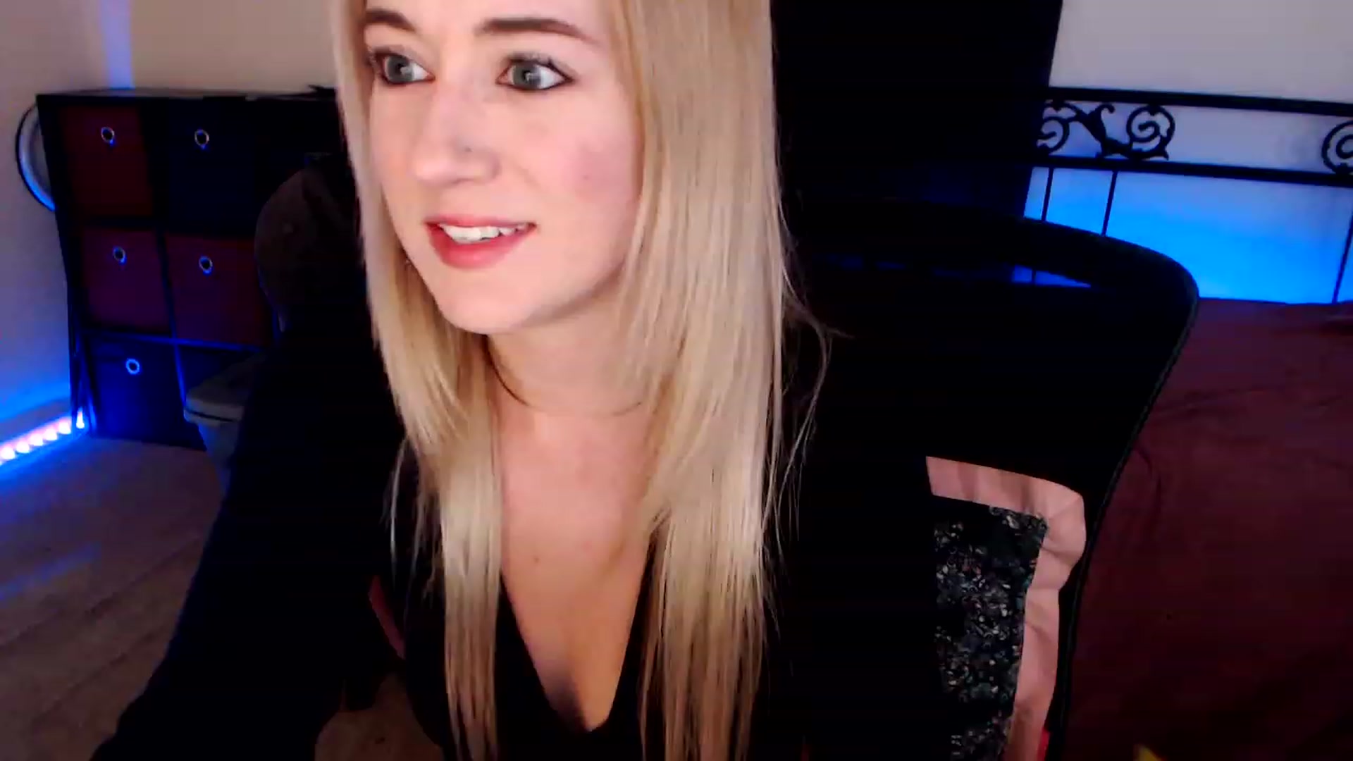 Gallery image thumbnail from SouthernSkye's myfreecams stream on, 11/03/2023, 04:53 image 7 of 20