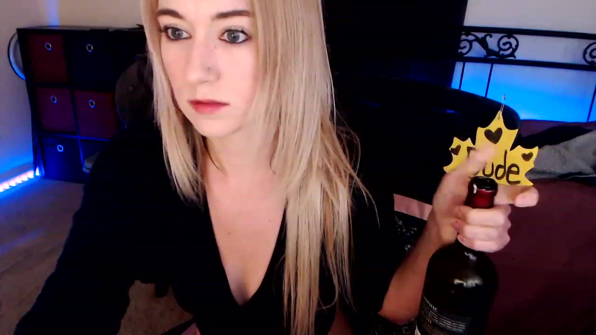 Gallery image thumbnail from SouthernSkye's myfreecams stream on, 11/03/2023, 06:10 image 14 of 20