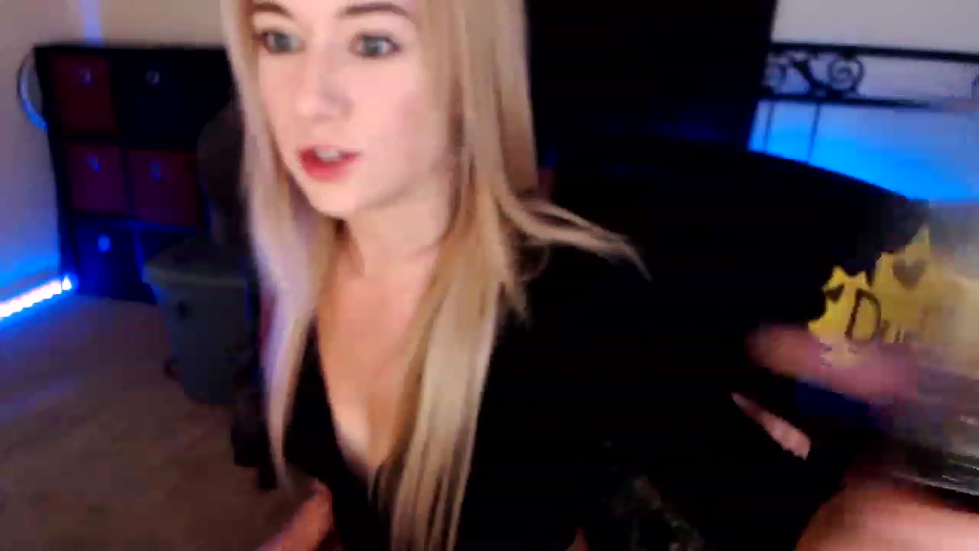 Gallery image thumbnail from SouthernSkye's myfreecams stream on, 11/03/2023, 06:10 image 7 of 20