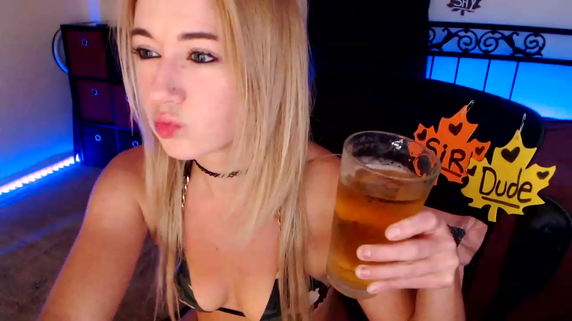 Gallery image thumbnail from SouthernSkye's myfreecams stream on, 11/11/2023, 06:21 image 9 of 20