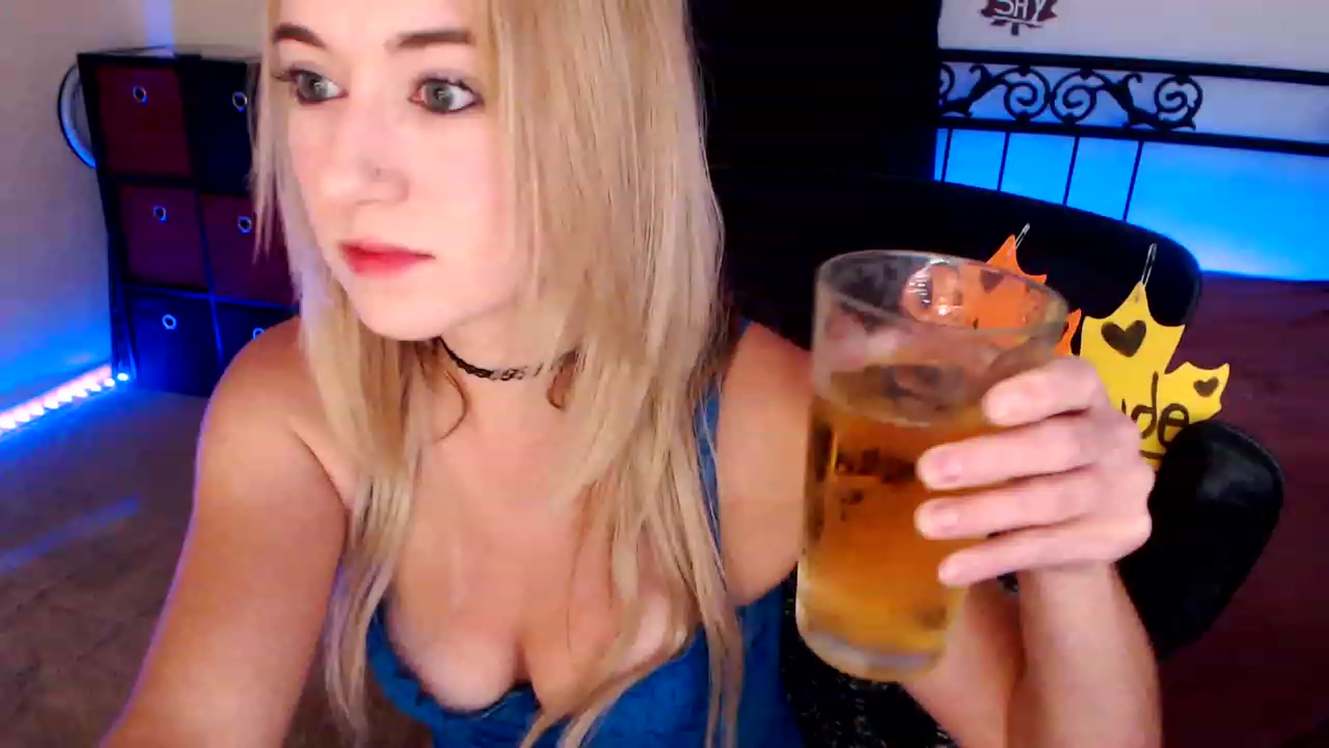 Gallery image thumbnail from SouthernSkye's myfreecams stream on, 11/12/2023, 07:21 image 6 of 20