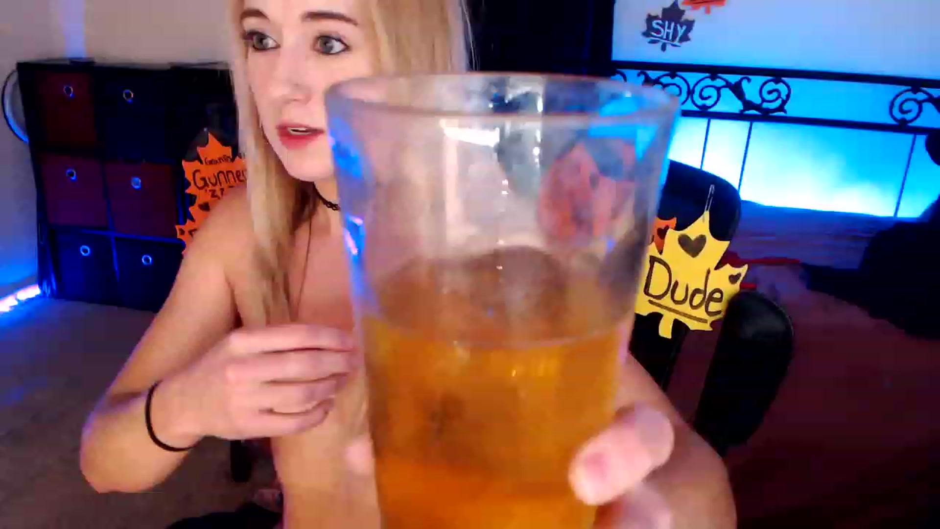 Gallery image thumbnail from SouthernSkye's myfreecams stream on, 11/30/2023, 08:13 image 2 of 20