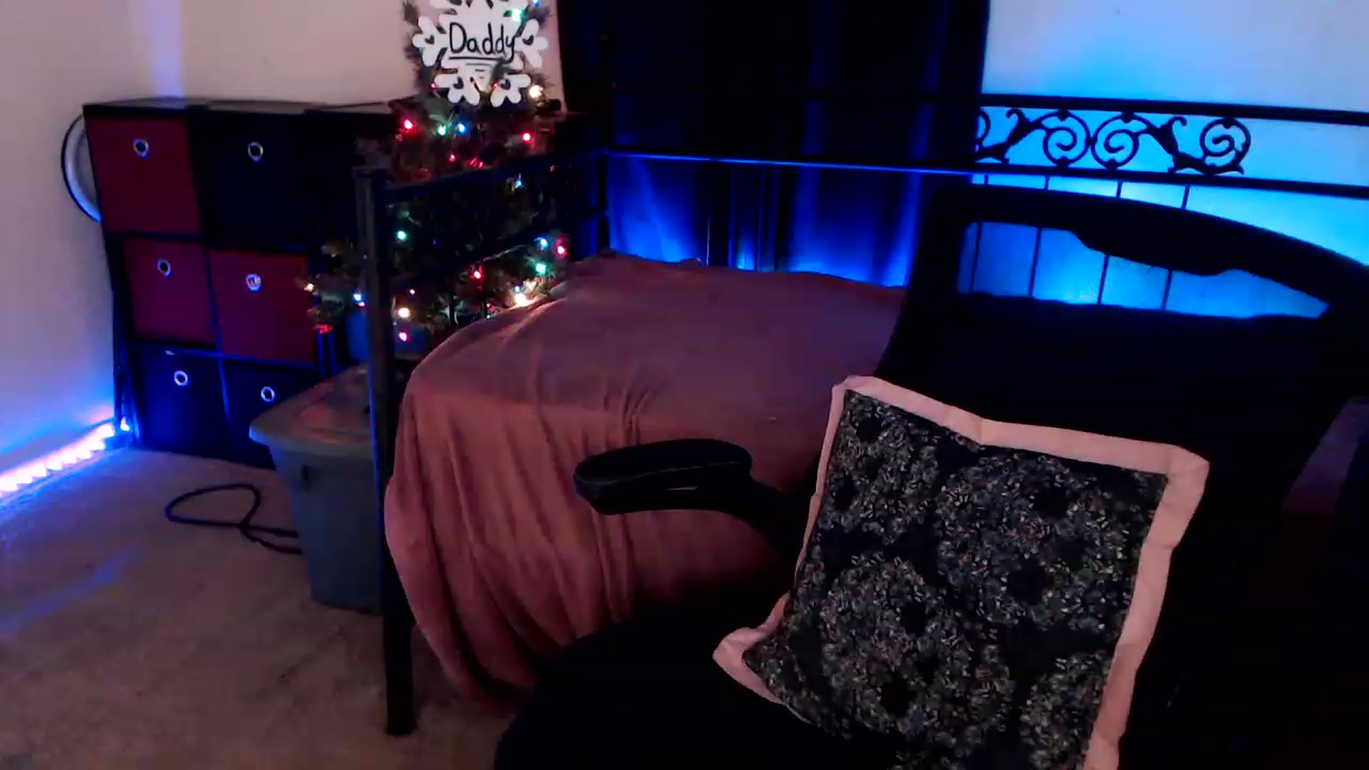Gallery image thumbnail from SouthernSkye's myfreecams stream on, 12/08/2023, 06:22 image 14 of 20