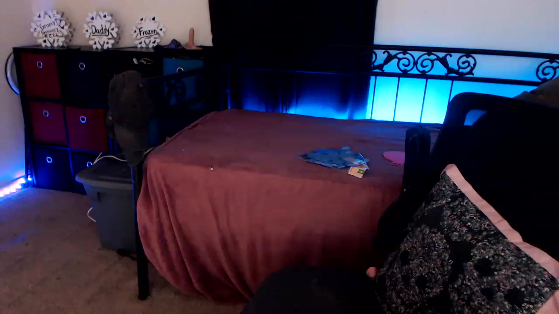 Gallery image thumbnail from SouthernSkye's myfreecams stream on, 12/12/2023, 07:04 image 15 of 20