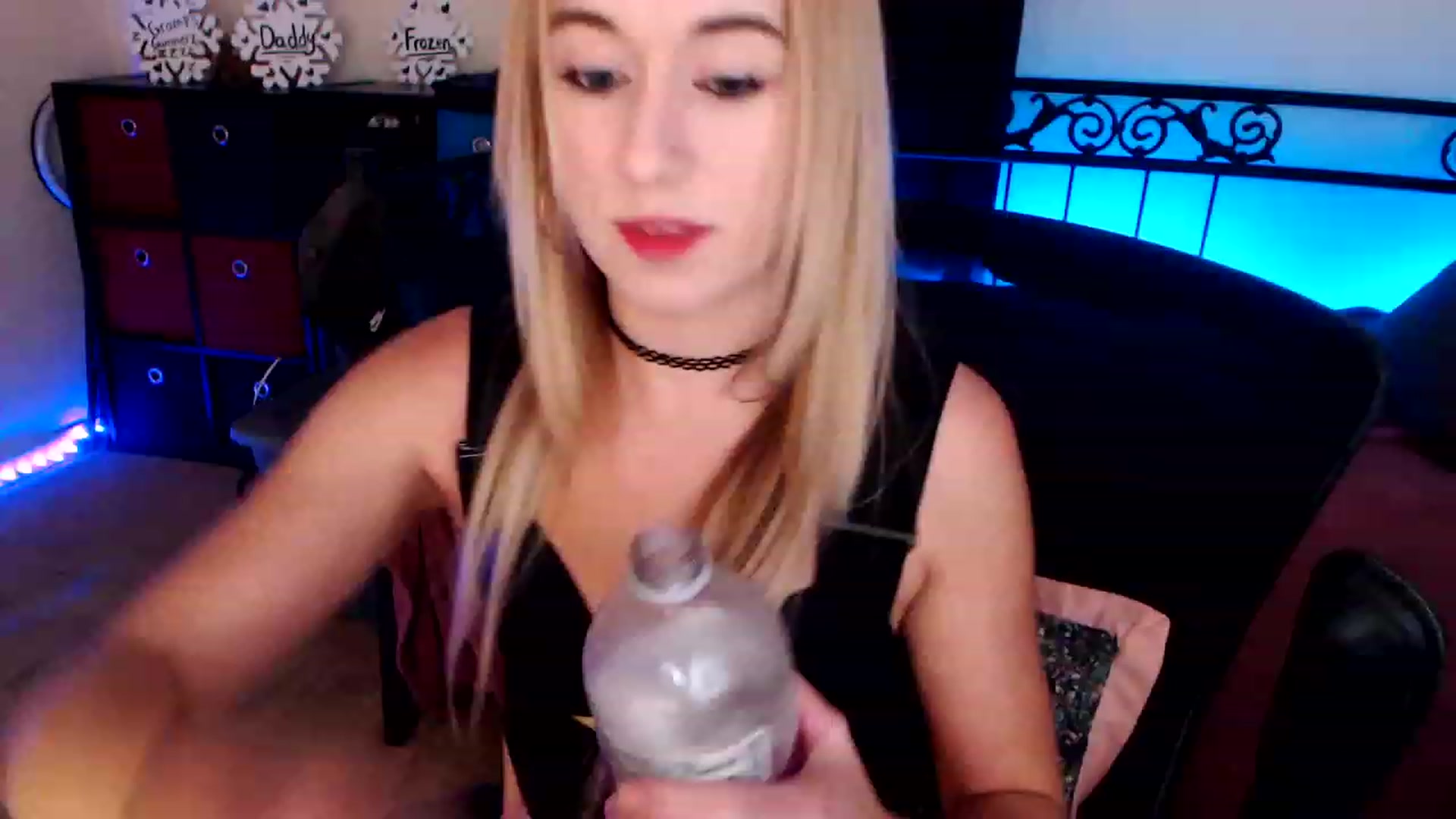 Gallery image thumbnail from SouthernSkye's myfreecams stream on, 12/17/2023, 06:20 image 13 of 20