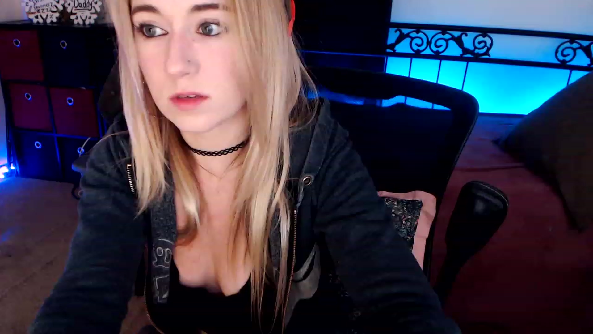 Gallery image thumbnail from SouthernSkye's myfreecams stream on, 12/19/2023, 06:27 image 7 of 20
