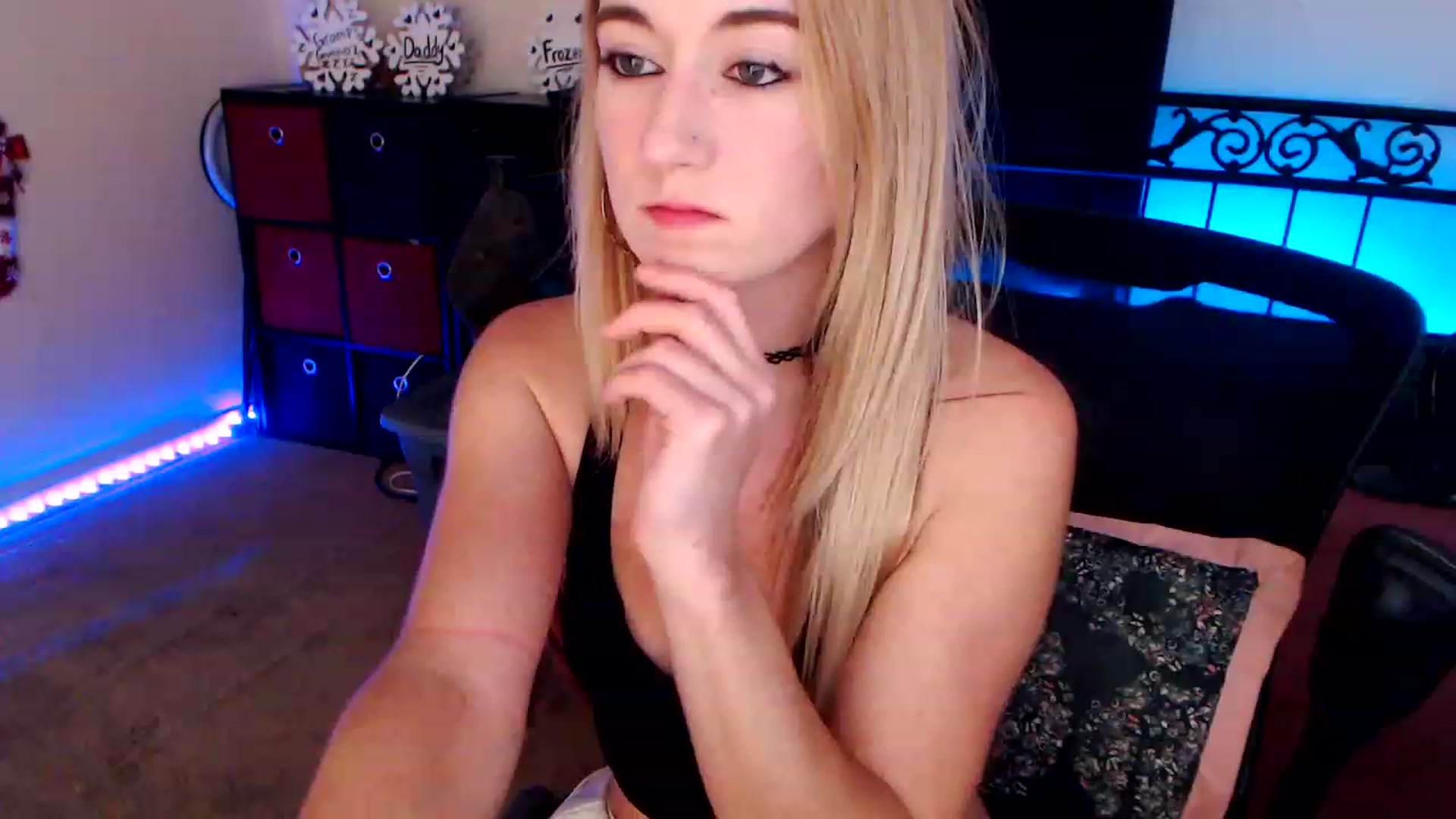 Gallery image thumbnail from SouthernSkye's myfreecams stream on, 12/19/2023, 06:27 image 5 of 20