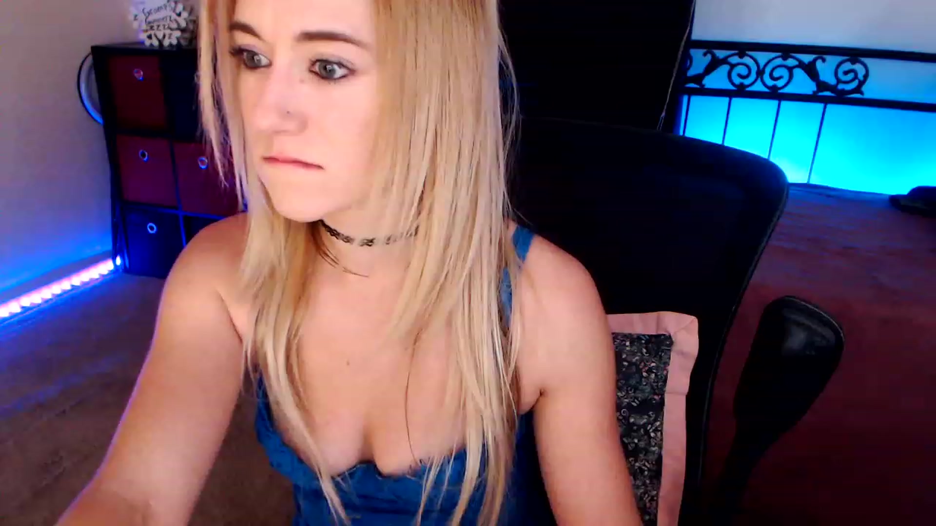 Gallery image thumbnail from SouthernSkye's myfreecams stream on, 12/31/2023, 07:21 image 17 of 20