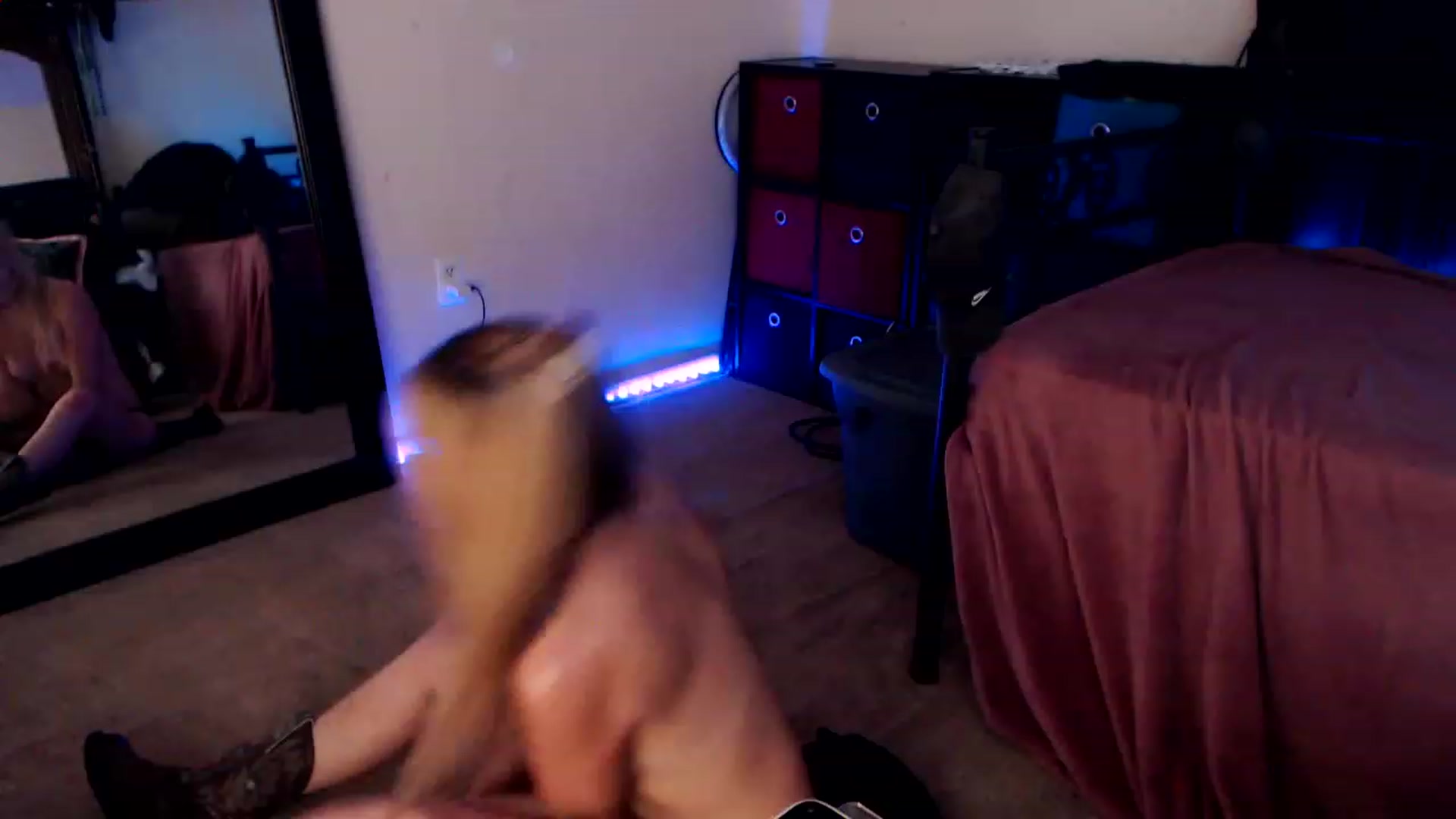 Gallery image thumbnail from SouthernSkye's myfreecams stream on, 01/02/2024, 06:53 image 11 of 20