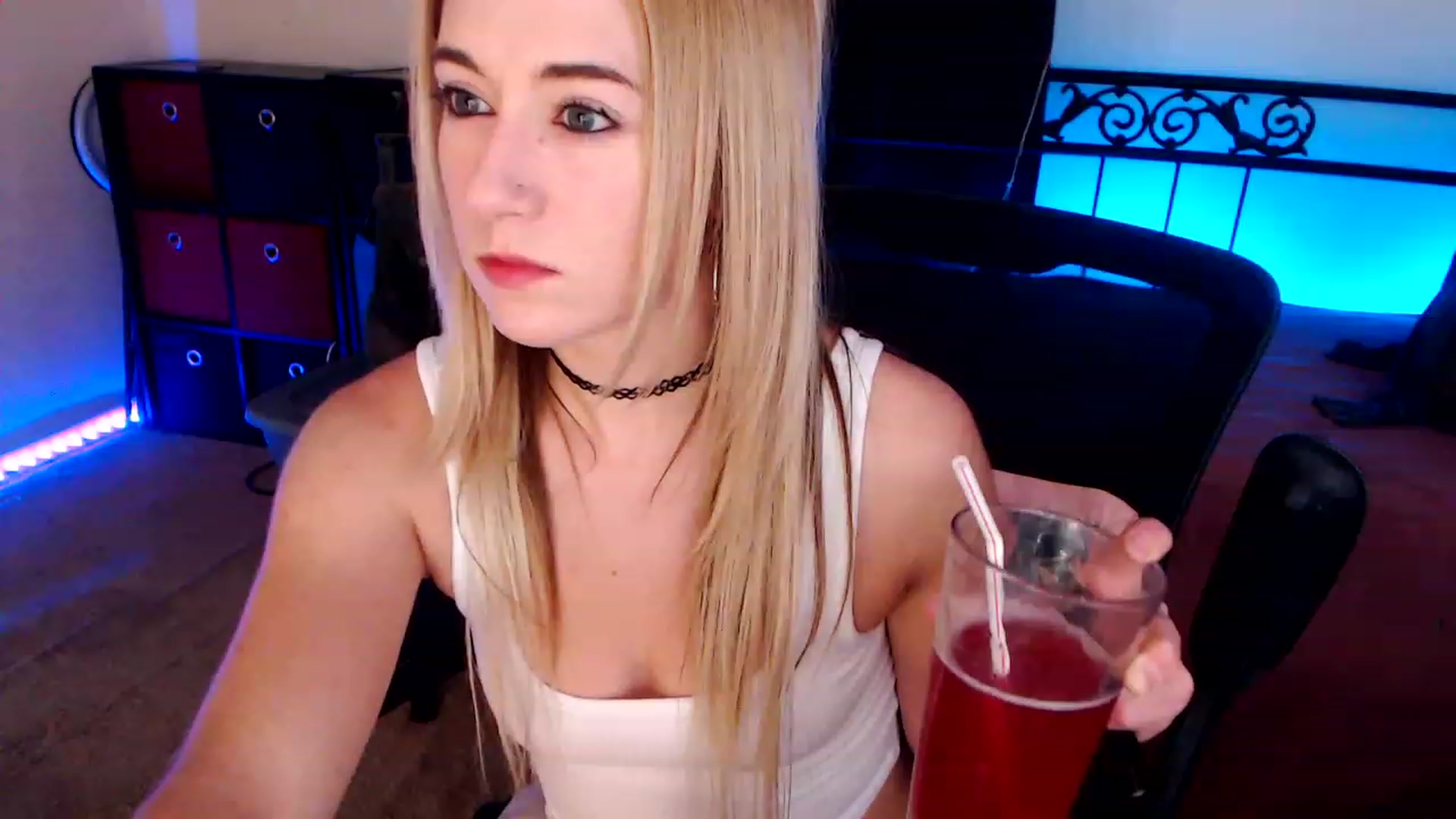 Gallery image thumbnail from SouthernSkye's myfreecams stream on, 01/08/2024, 07:22 image 9 of 20