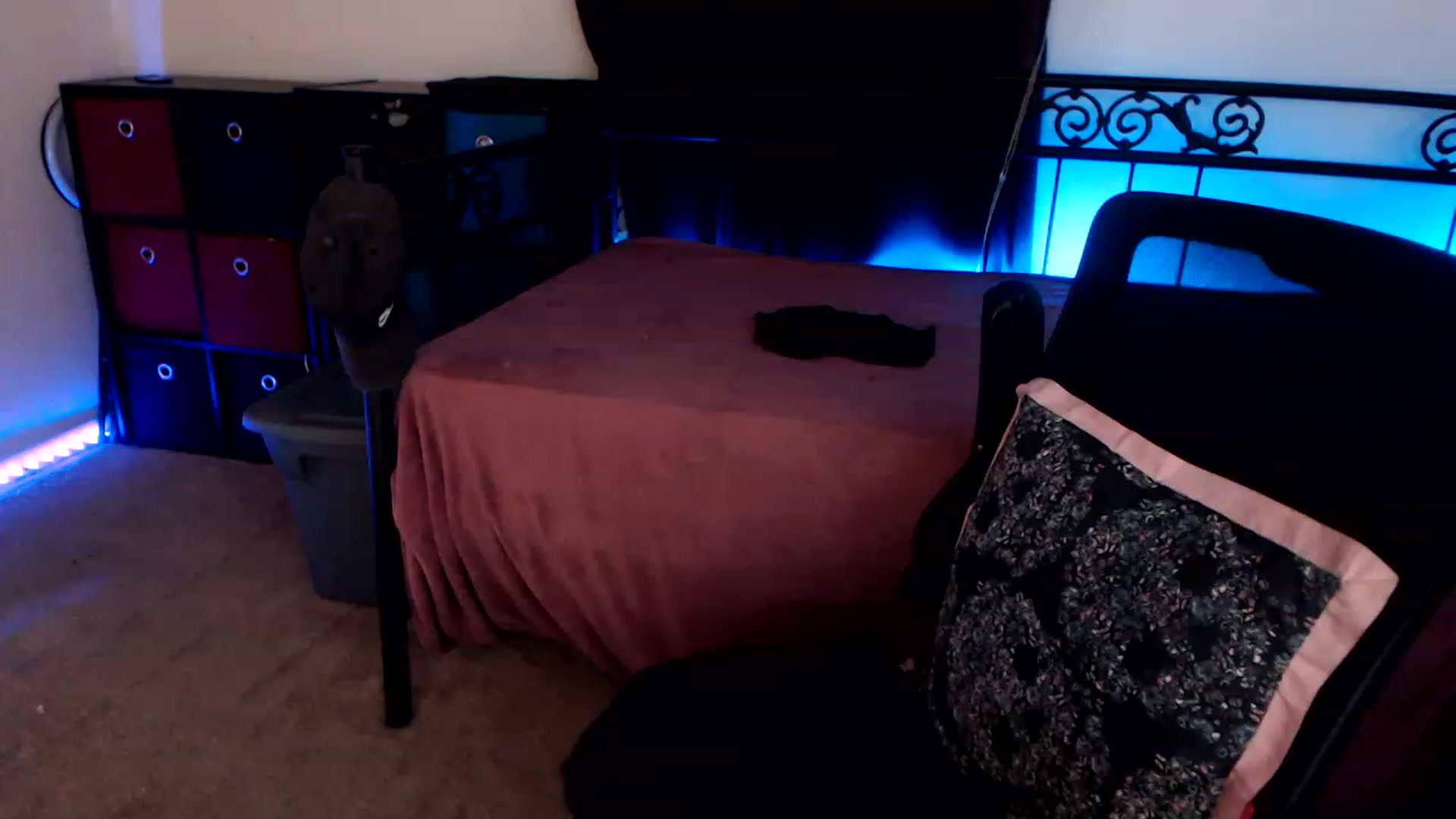 Gallery image thumbnail from SouthernSkye's myfreecams stream on, 01/19/2024, 07:23 image 11 of 20