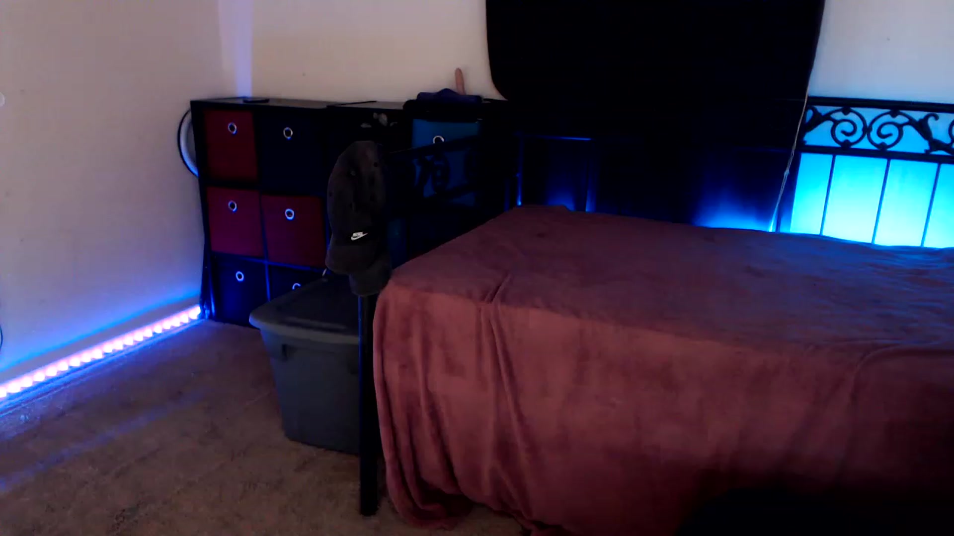 Gallery image thumbnail from SouthernSkye's myfreecams stream on, 01/27/2024, 07:40 image 11 of 20