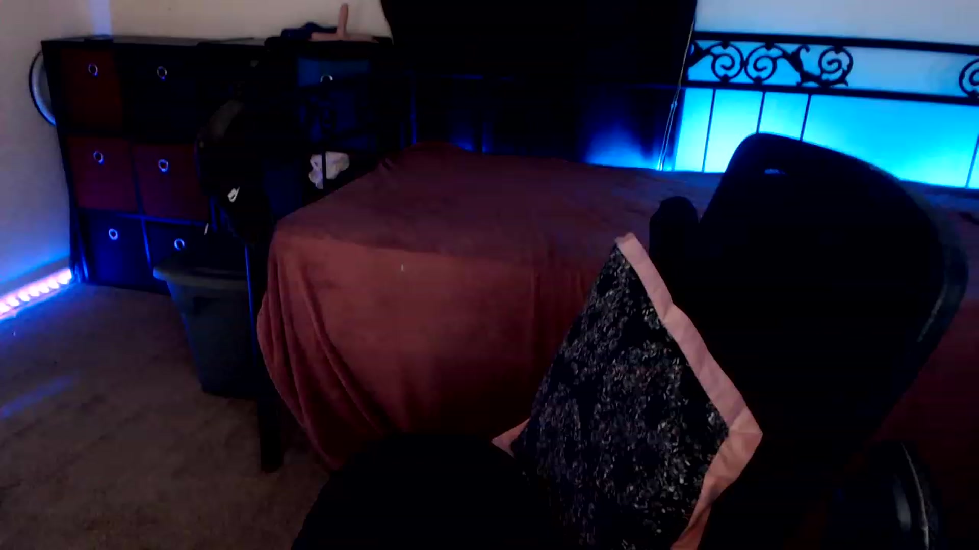 Gallery image thumbnail from SouthernSkye's myfreecams stream on, 01/30/2024, 07:27 image 16 of 20