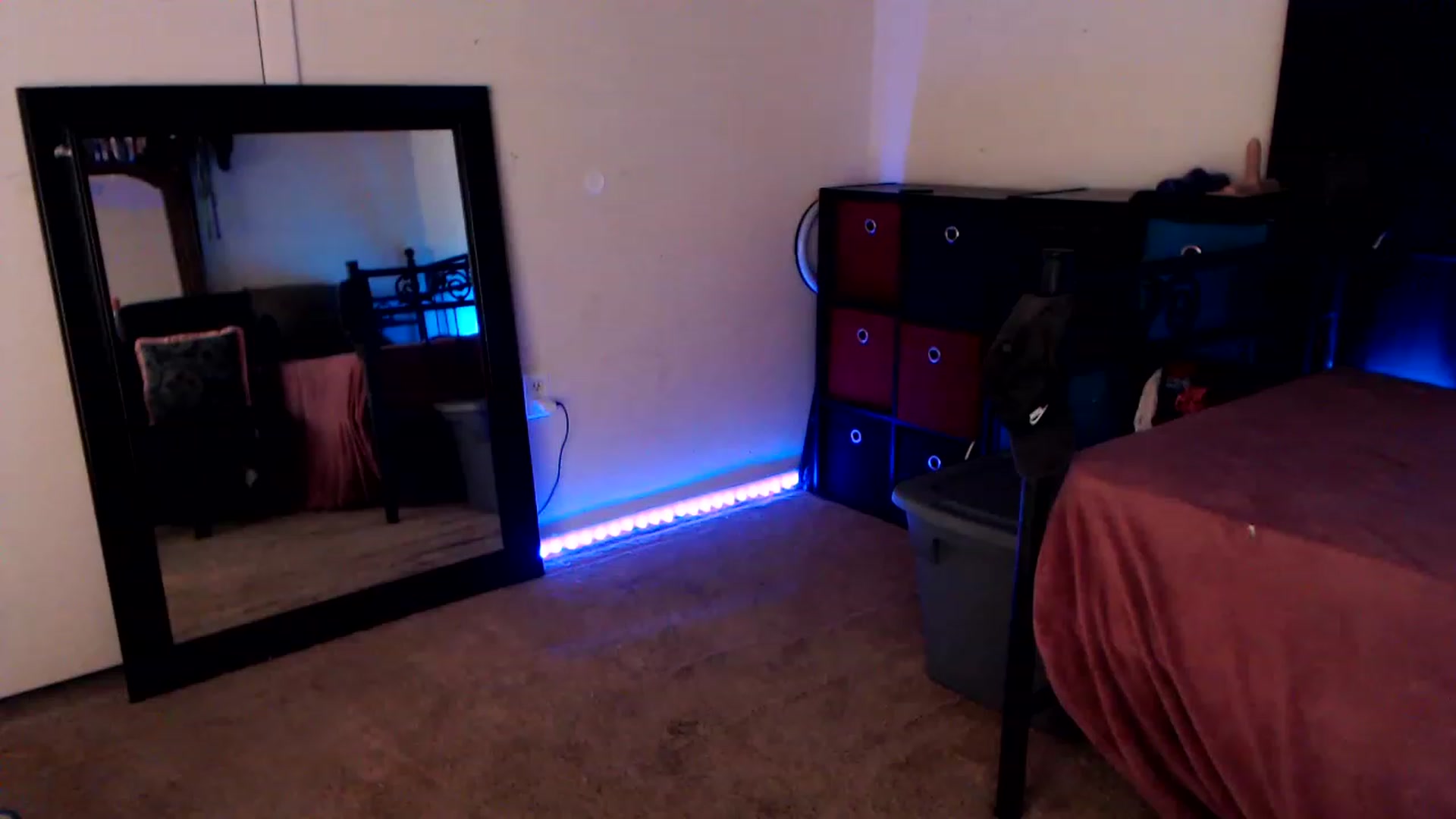 Gallery image thumbnail from SouthernSkye's myfreecams stream on, 02/08/2024, 08:47 image 17 of 20