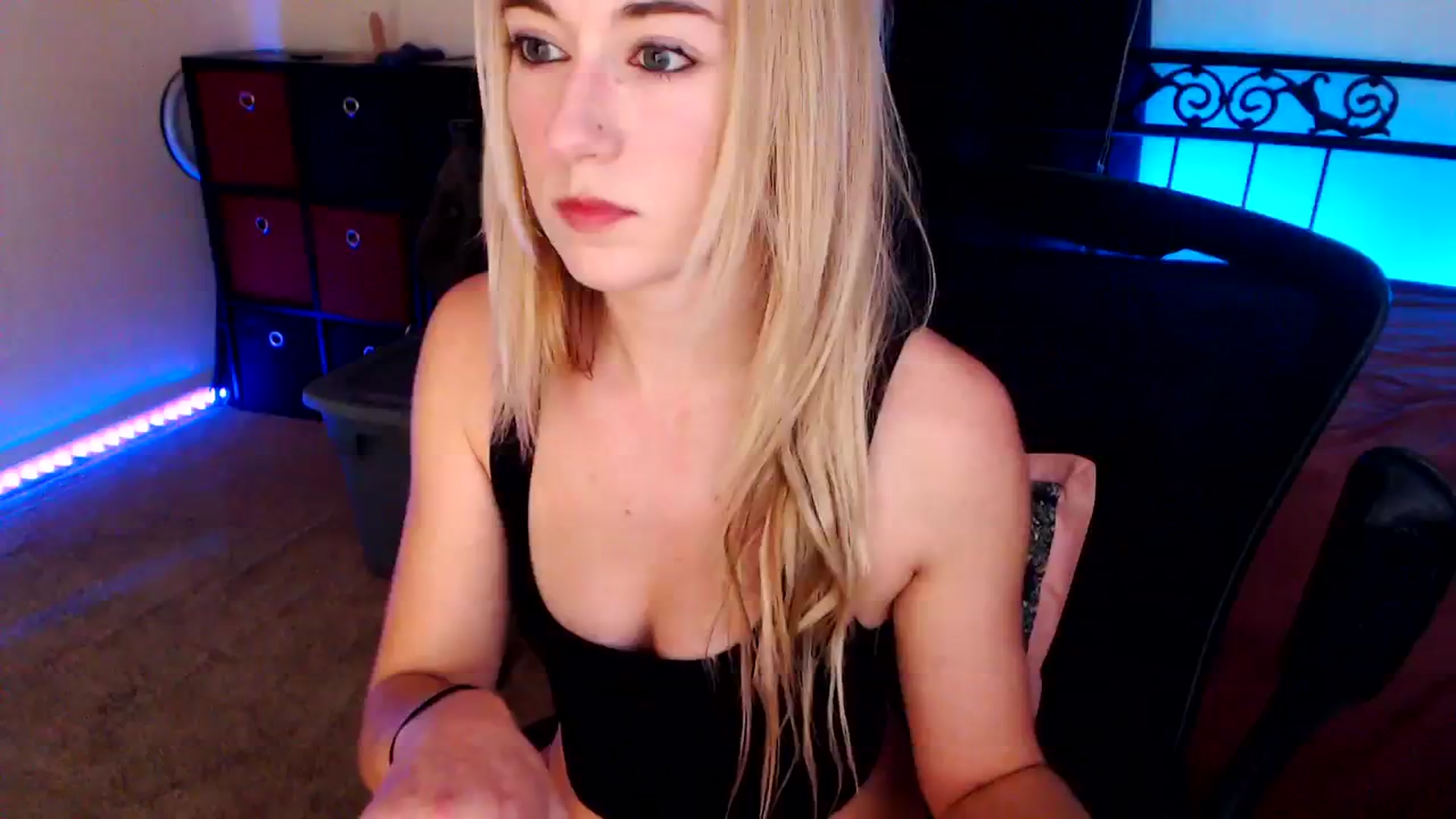 Gallery image thumbnail from SouthernSkye's myfreecams stream on, 02/12/2024, 07:11 image 12 of 20