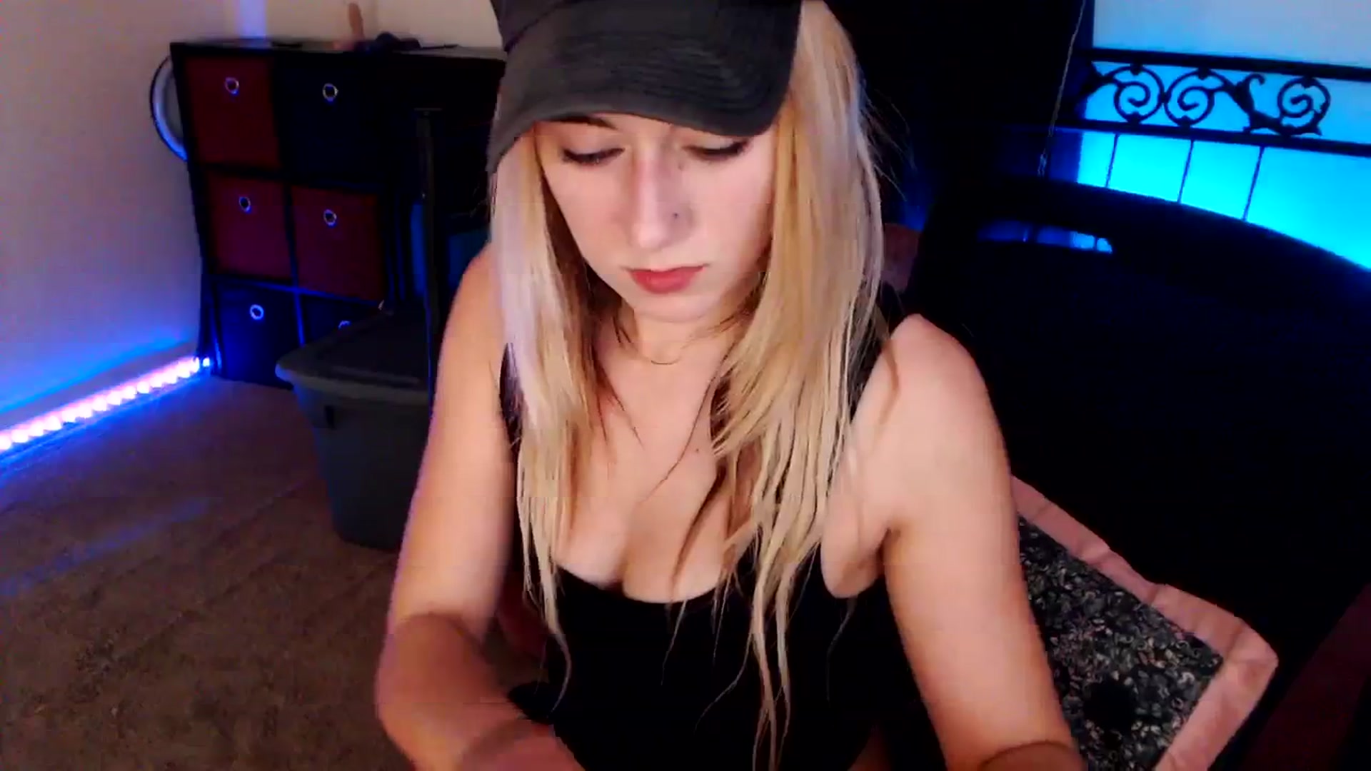 Gallery image thumbnail from SouthernSkye's myfreecams stream on, 02/12/2024, 09:03 image 19 of 20