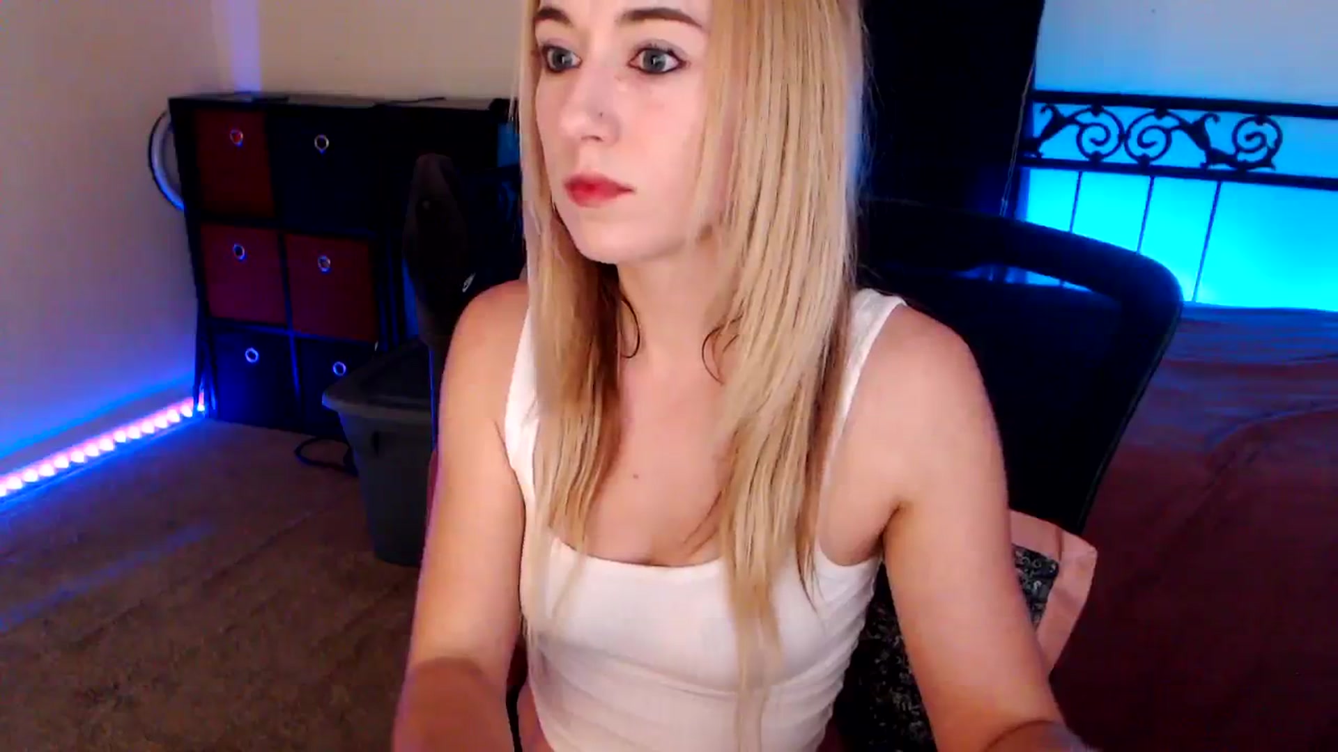 Gallery image thumbnail from SouthernSkye's myfreecams stream on, 02/17/2024, 08:27 image 10 of 20