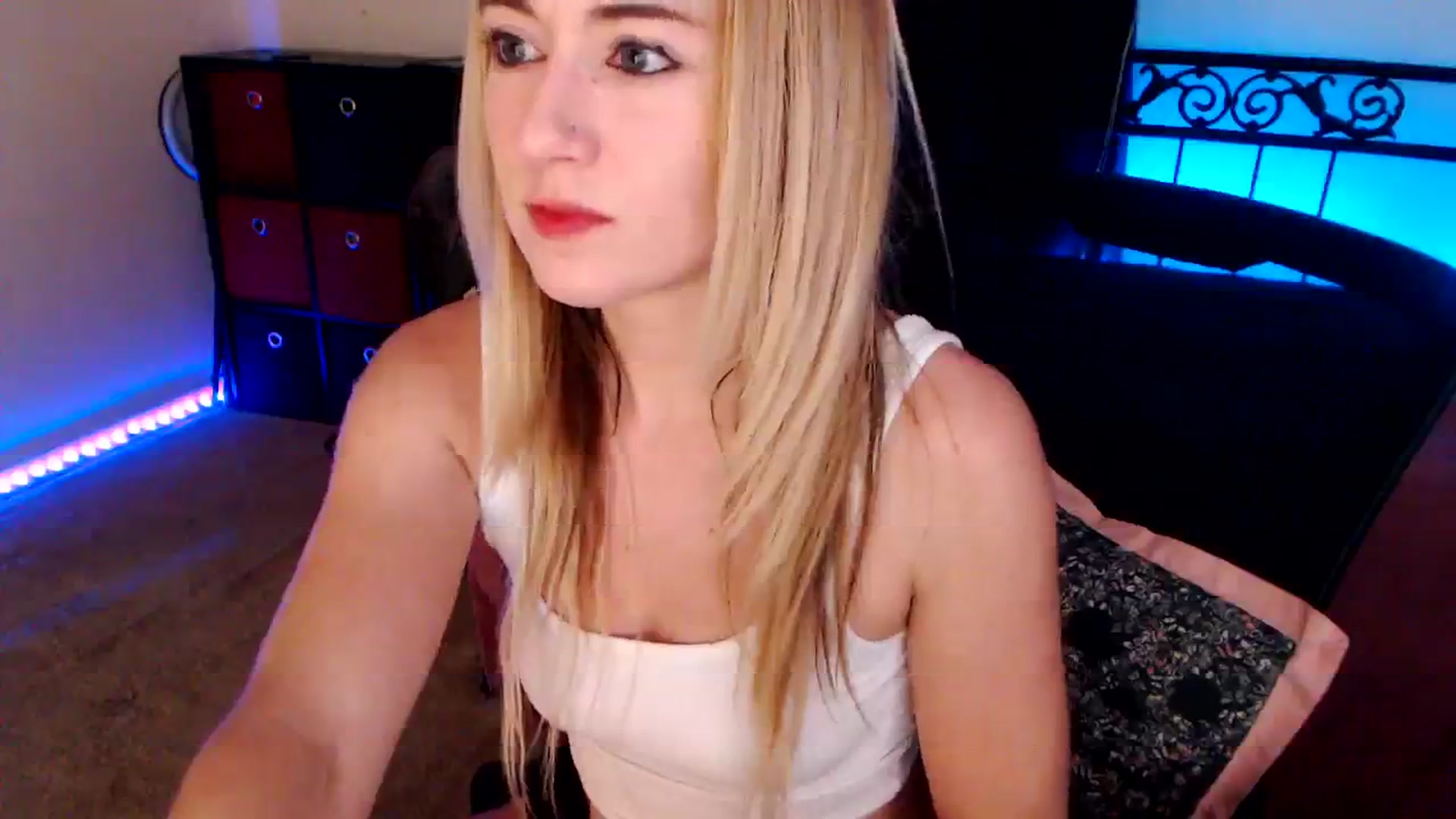 Gallery image thumbnail from SouthernSkye's myfreecams stream on, 02/17/2024, 08:27 image 14 of 20