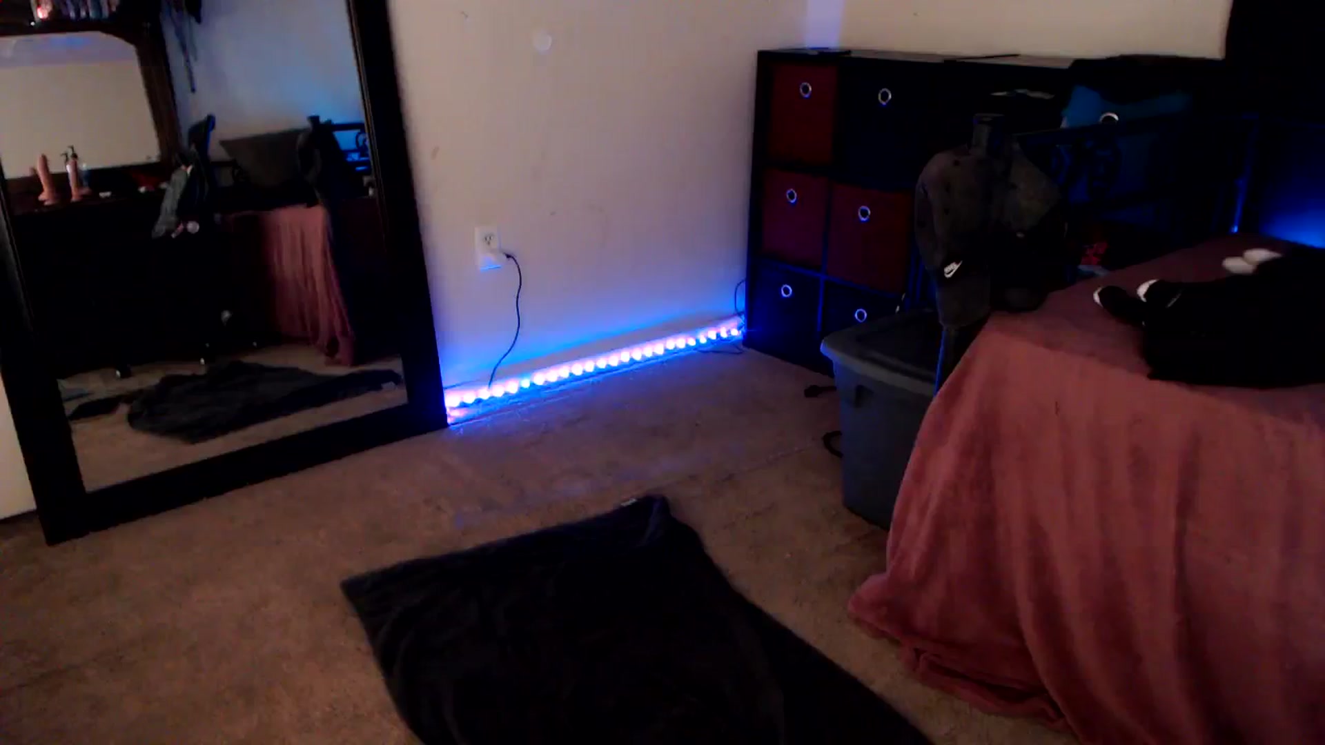 Gallery image thumbnail from SouthernSkye's myfreecams stream on, 03/08/2024, 09:29 image 11 of 20