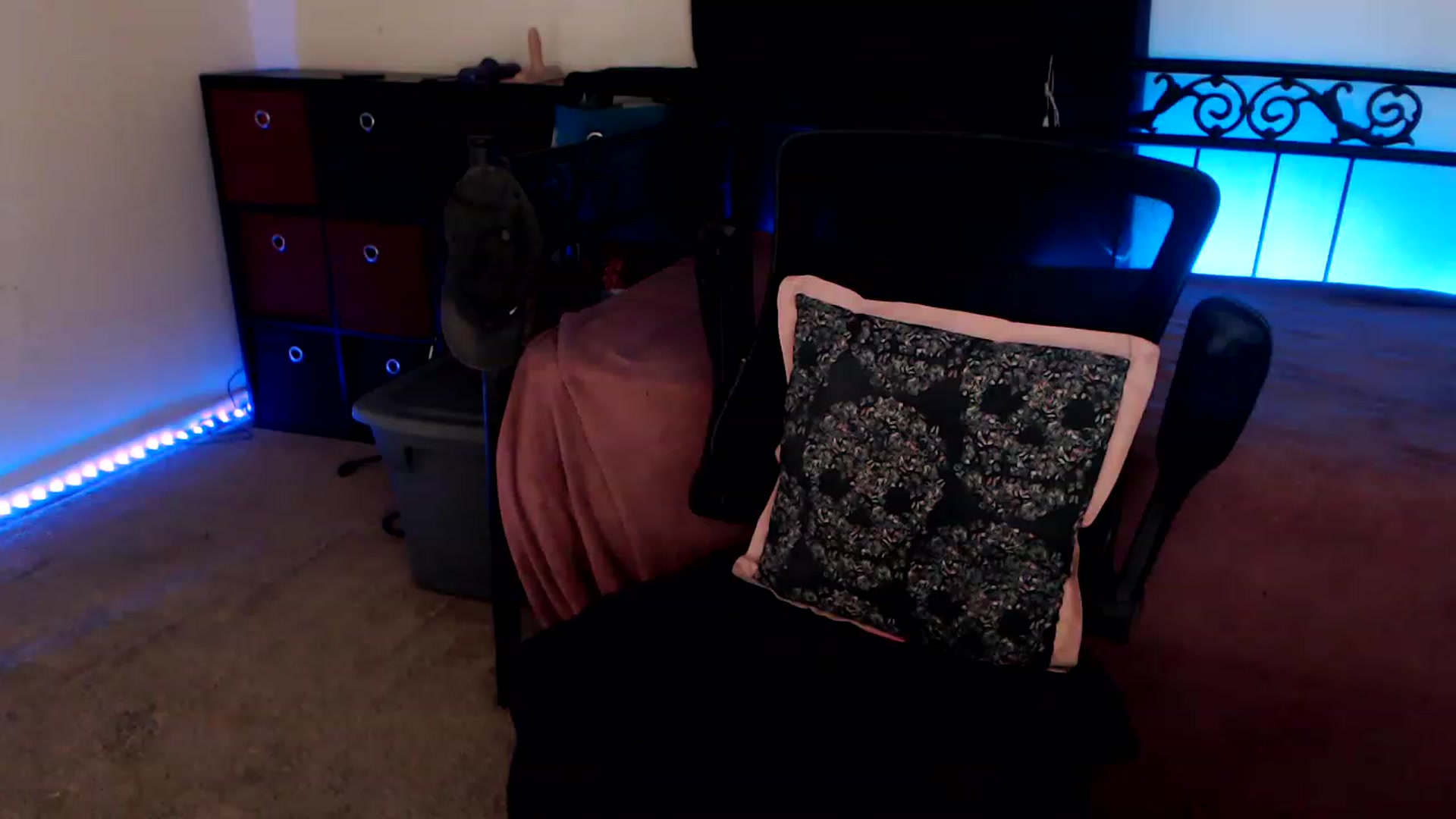 Gallery image thumbnail from SouthernSkye's myfreecams stream on, 03/09/2024, 06:52 image 17 of 20