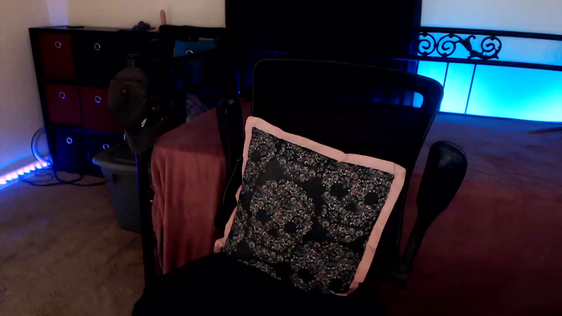 Gallery image thumbnail from SouthernSkye's myfreecams stream on, 03/15/2024, 06:18 image 19 of 20