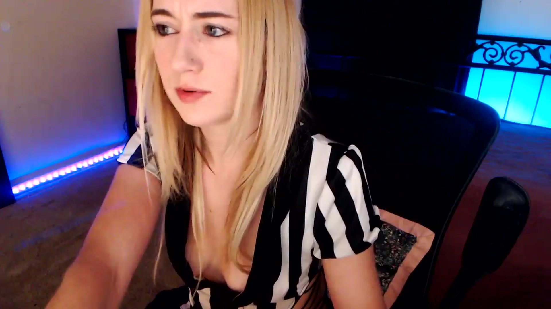 Gallery image thumbnail from SouthernSkye's myfreecams stream on, 03/27/2024, 06:04 image 7 of 20