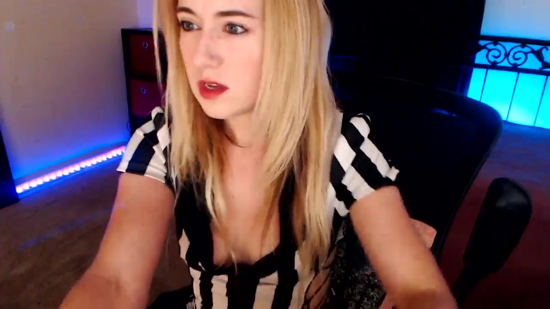 Gallery image thumbnail from SouthernSkye's myfreecams stream on, 03/27/2024, 06:04 image 18 of 20