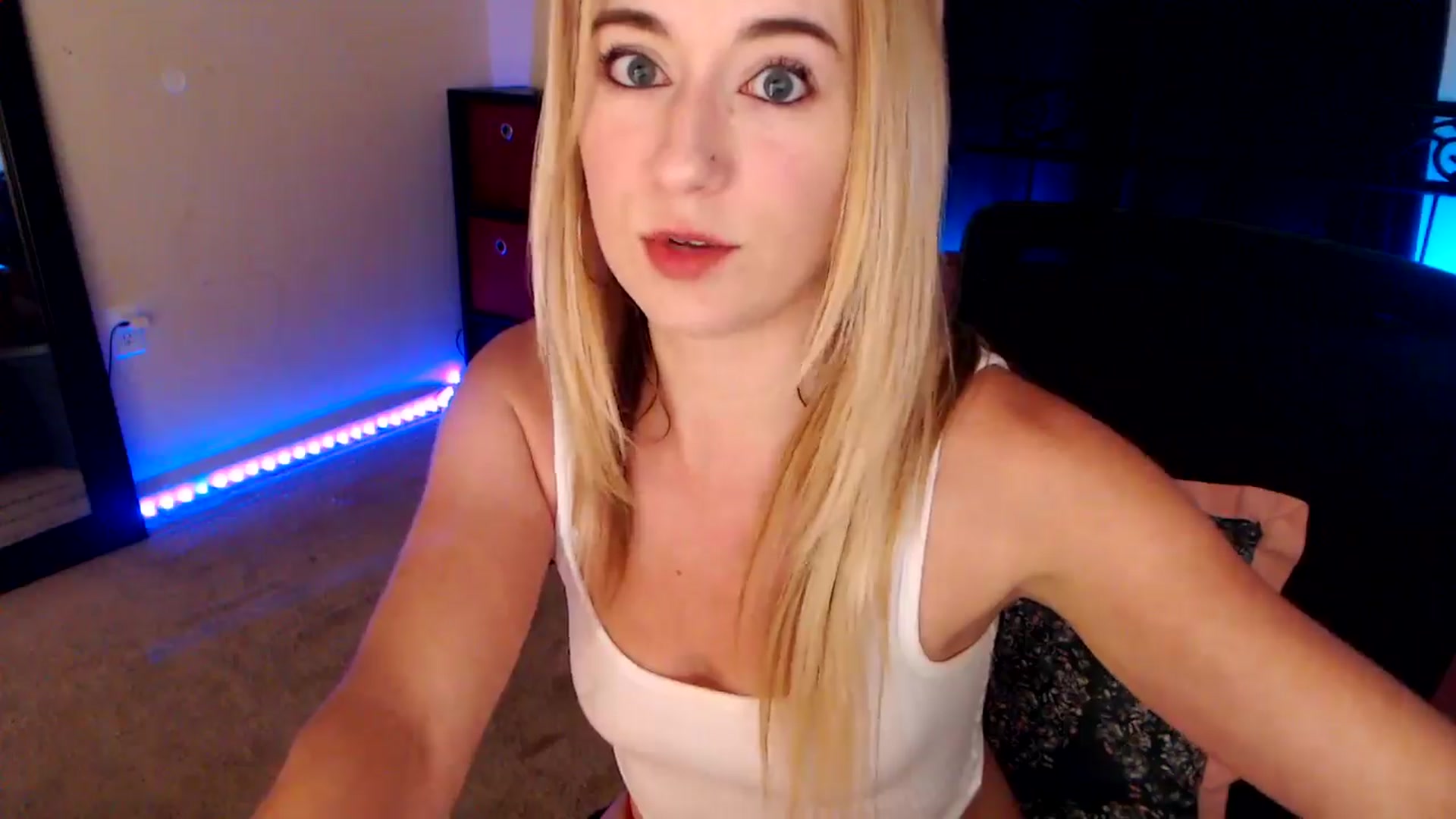 Gallery image thumbnail from SouthernSkye's myfreecams stream on, 04/08/2024, 05:27 image 10 of 20